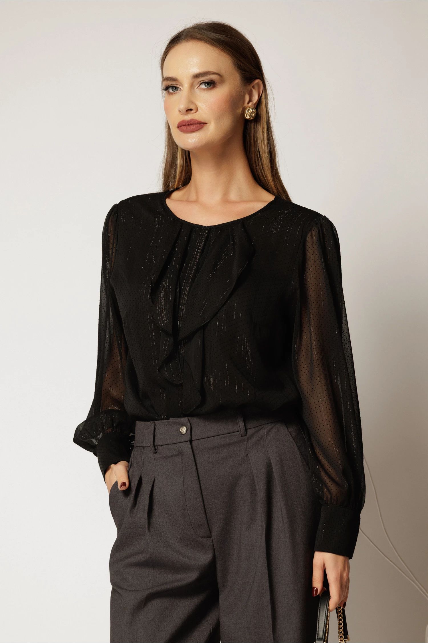 Bluza neagra din voal cu fir lurex si funda cu volanas la decolteu