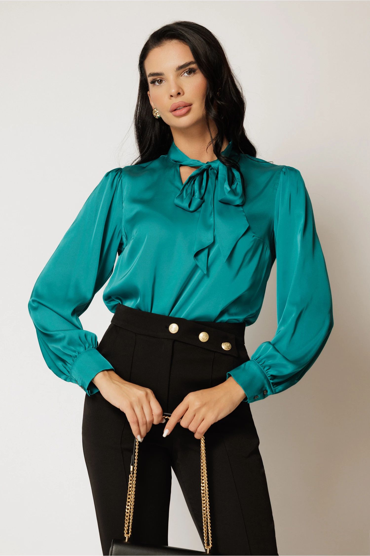 Bluza turcoaz din satin cu guler tip funda