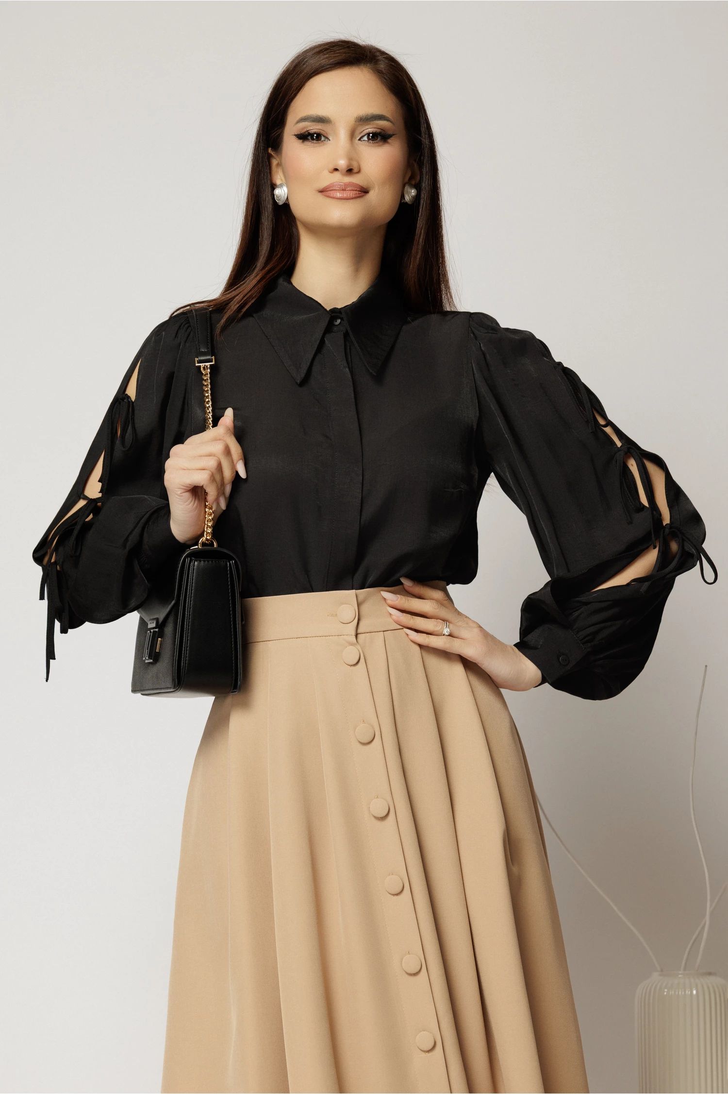 Camasa DY Fashion neagra cu funde pe maneci cu adaos de rayon