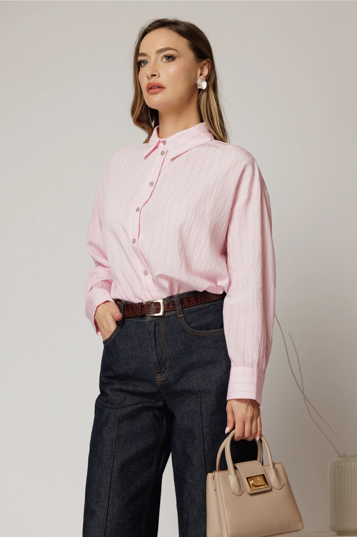Camasa roz cu dungi cu maneci lungi si croi oversize