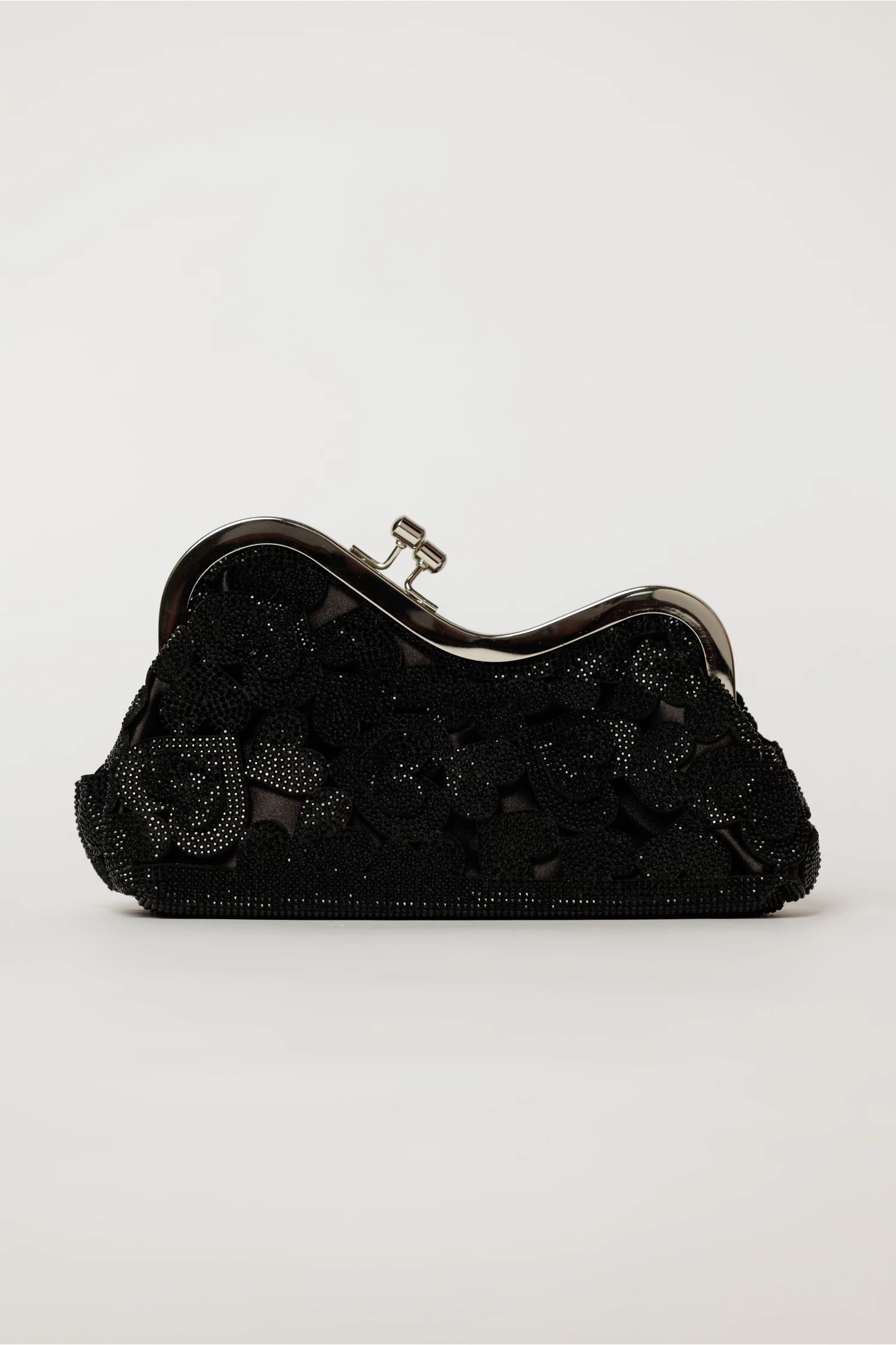Clutch negru decorat cu inimioare si cristale stralucitoare