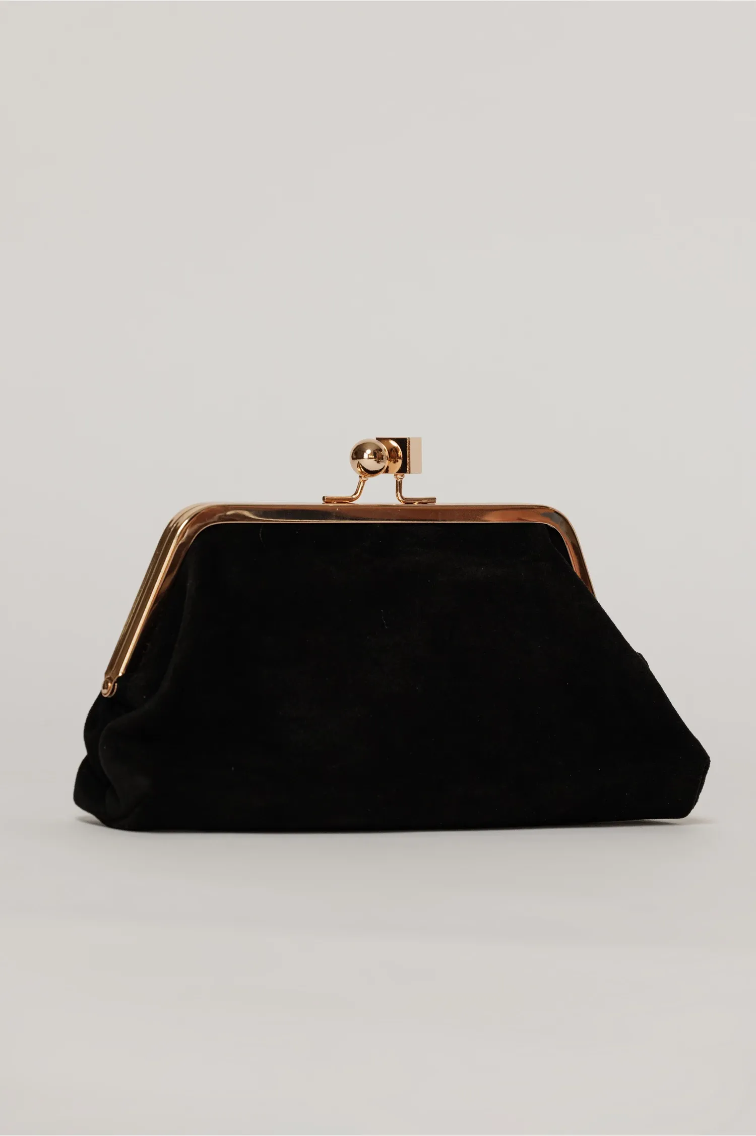 Clutch plic negru catifelat cu inchidere metalica aurie 2