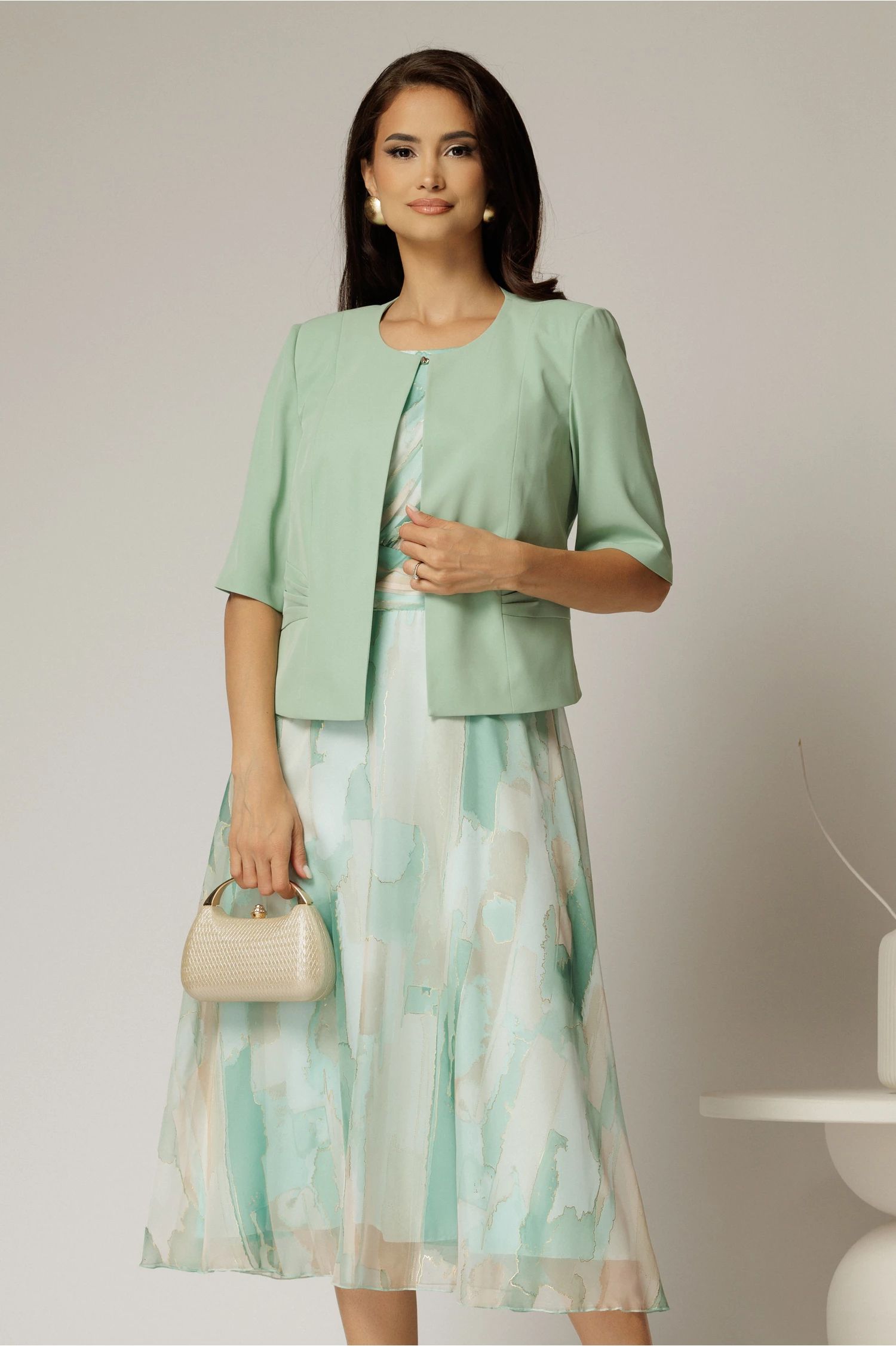 Compleu dama verde menta din sacou si rochie cu imprimeuri