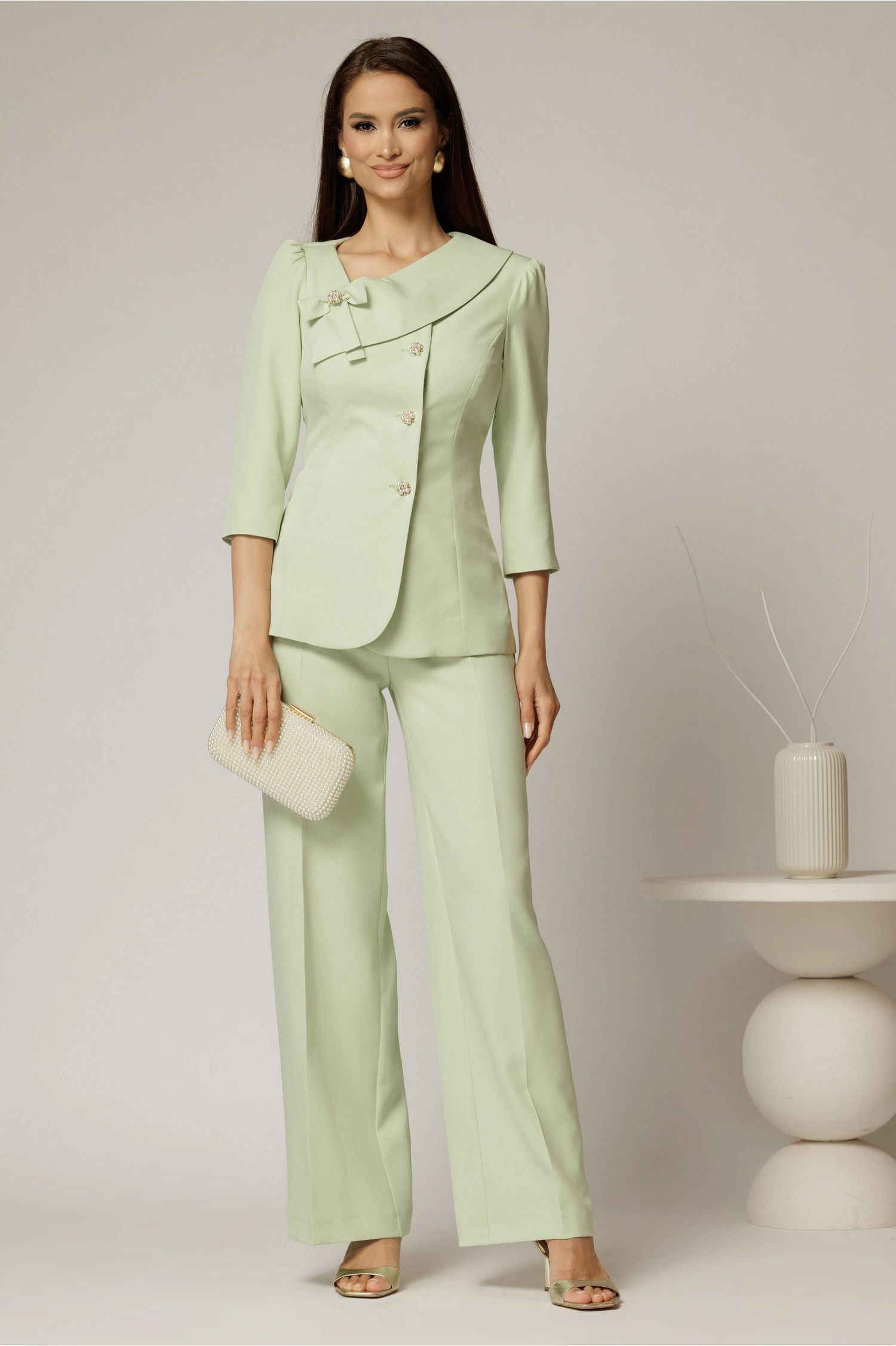 Compleu DY Fashion verde fistic din sacou cu funda si nasturi perla si pantaloni