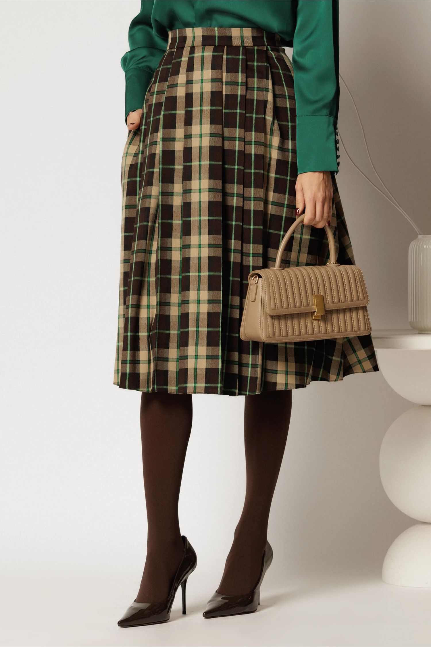 Fusta DY Fashion clos cu carouri verzi cu pliuri
