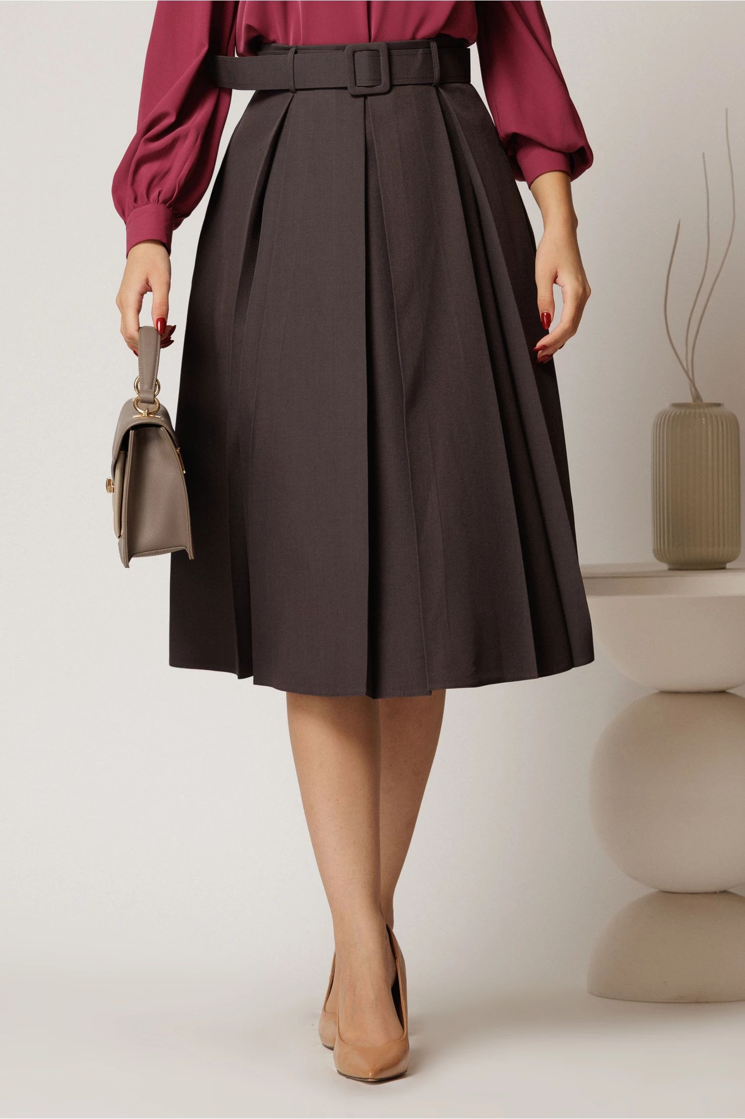 Fusta DY Fashion gri in clos cu pliuri ample si curea in talie