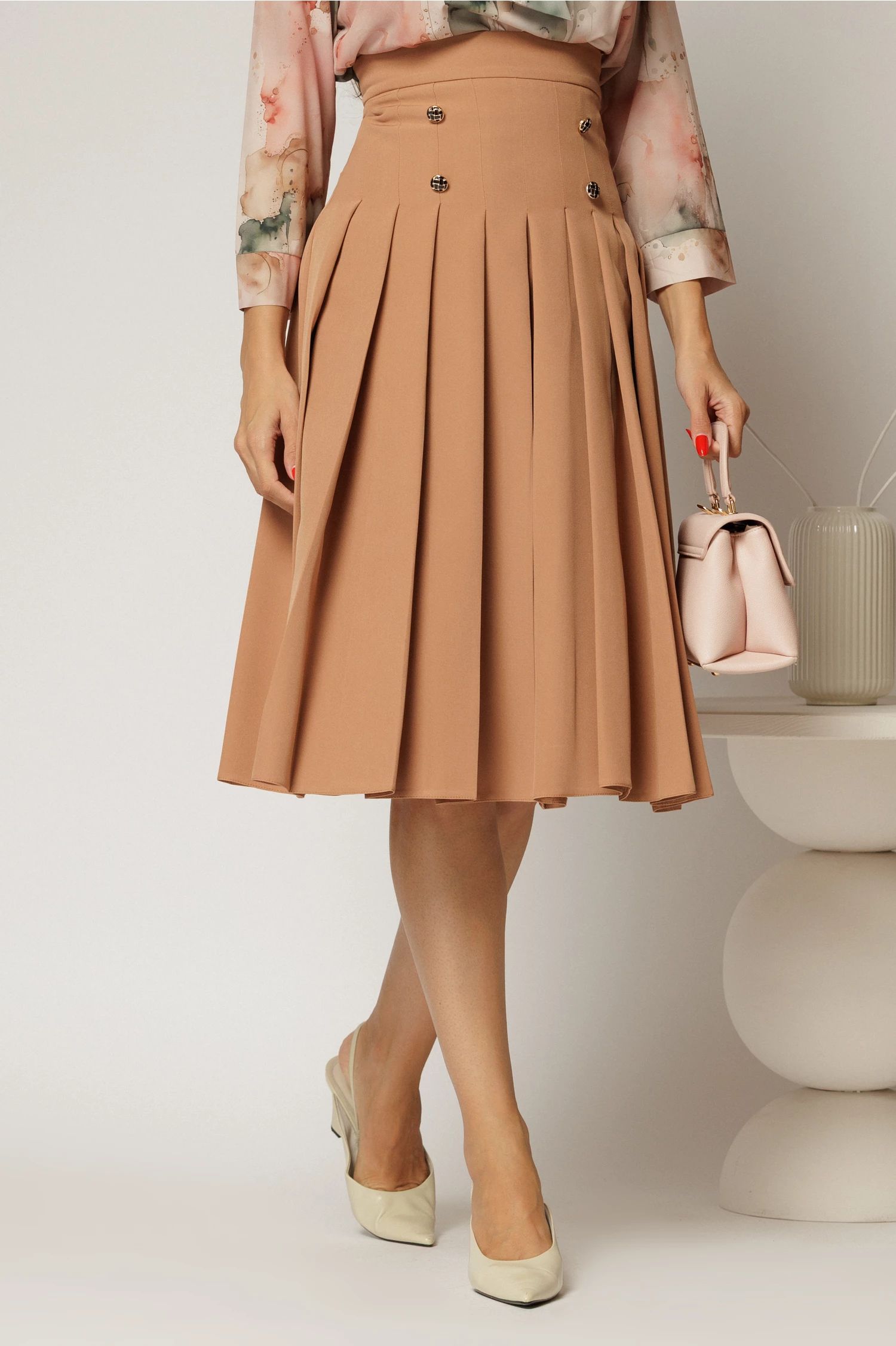 Fusta DY Fashion midi maro camel cu pliuri si nasturi decorativi