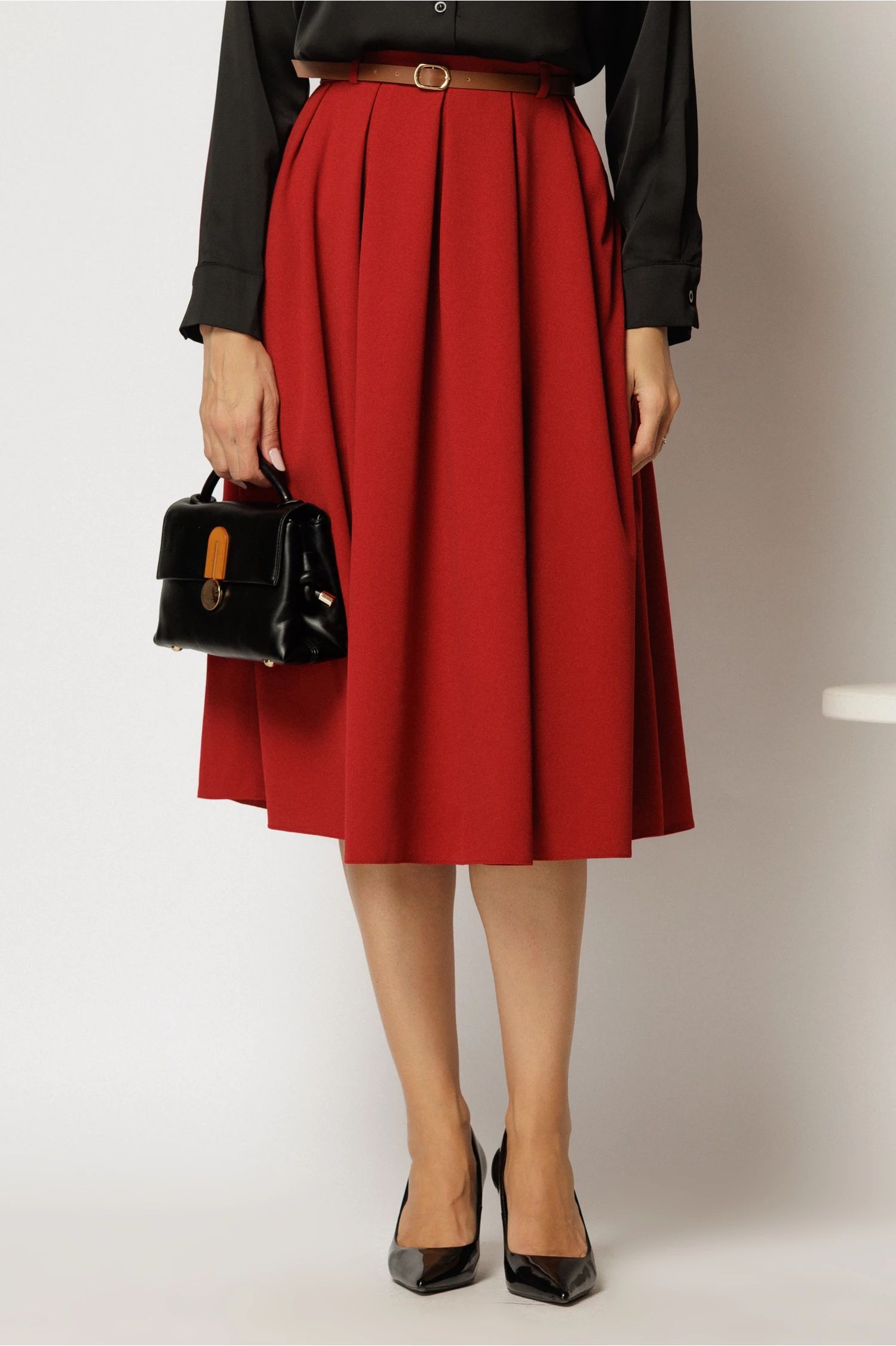 Fusta DY Fashion midi rosie din crep cu pliuri si curea in talie