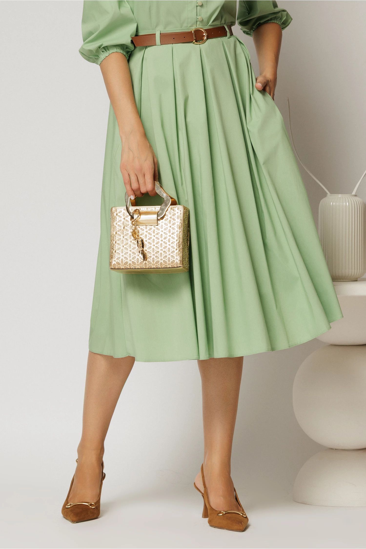 Fusta DY Fashion verde fistic din poplin cu pliuri si curea in talie