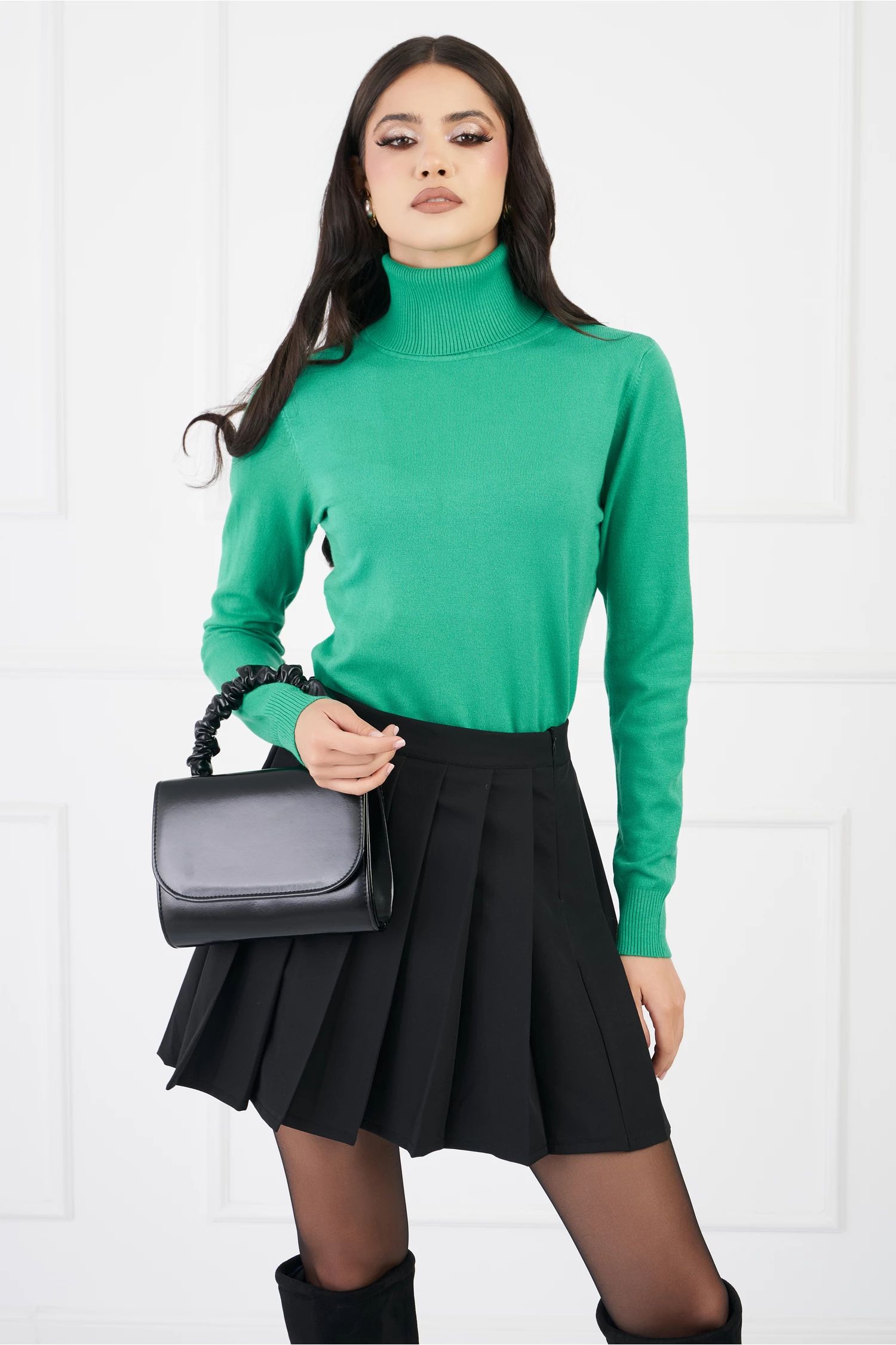 Maleta verde din tricot cu guler intors