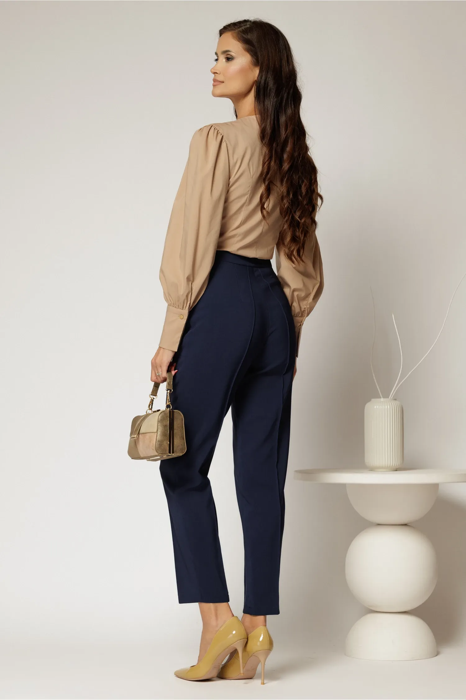 Pantaloni bleumarin cu croi conic si cusaturi 2