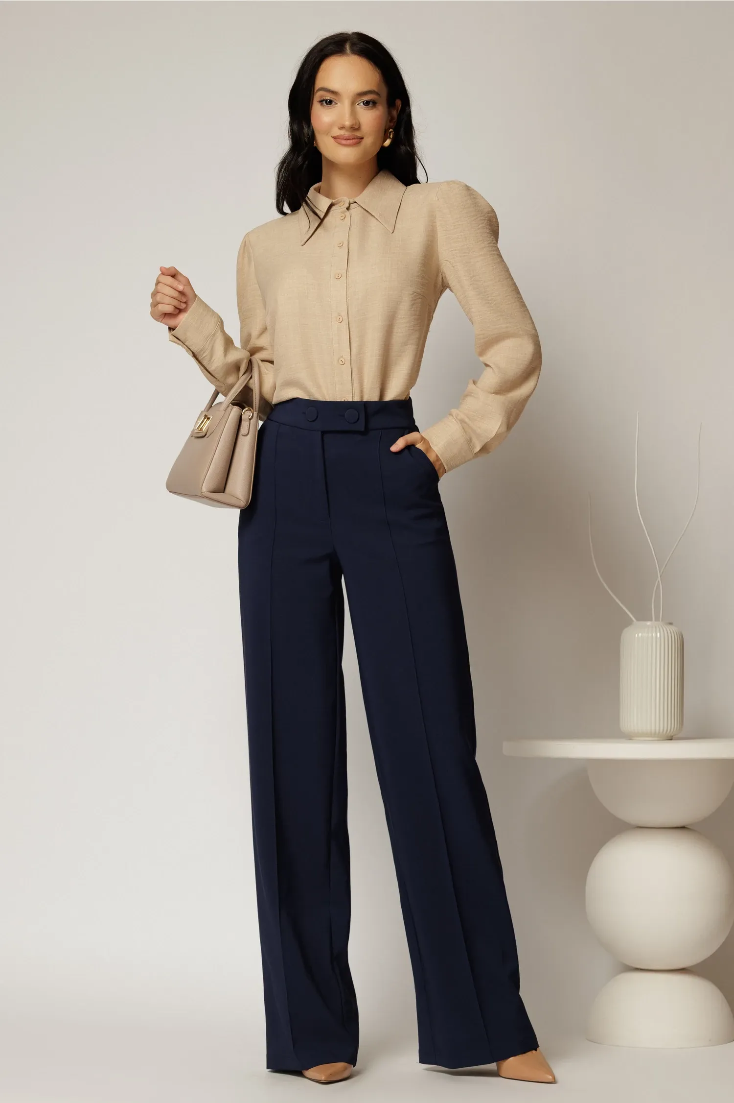 Pantaloni dama bleumarin cu croi drept si inchidere cu doi nasturi 3