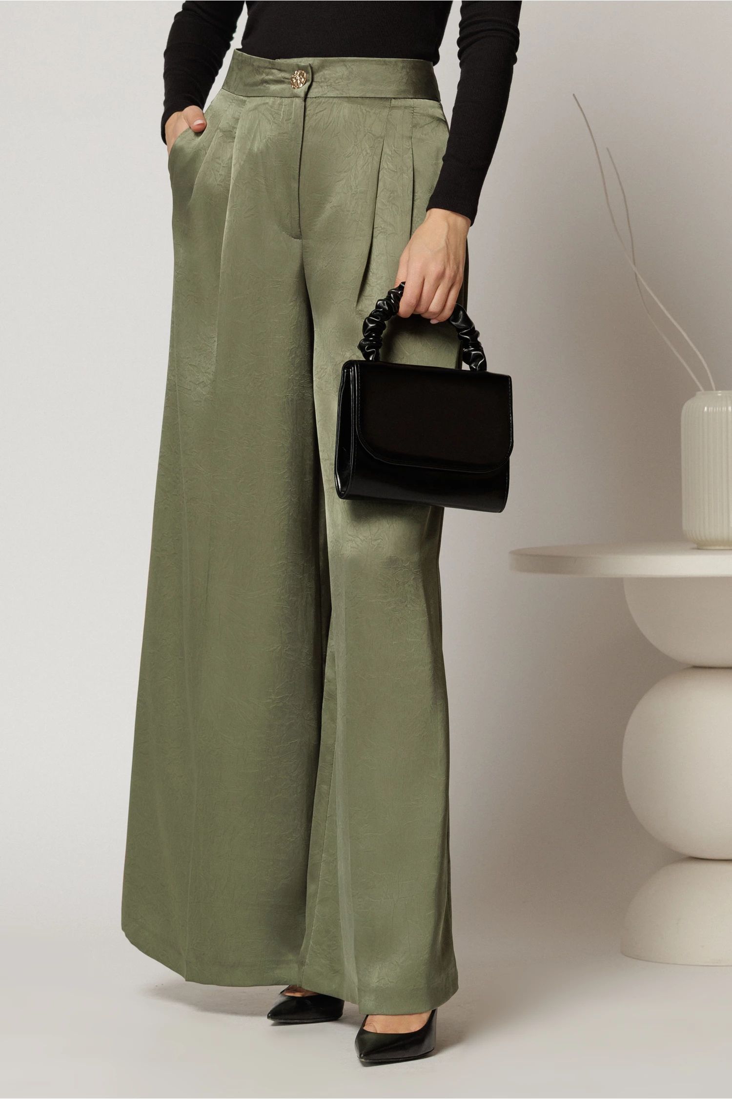 Pantaloni dama kaki din satin cu croi larg