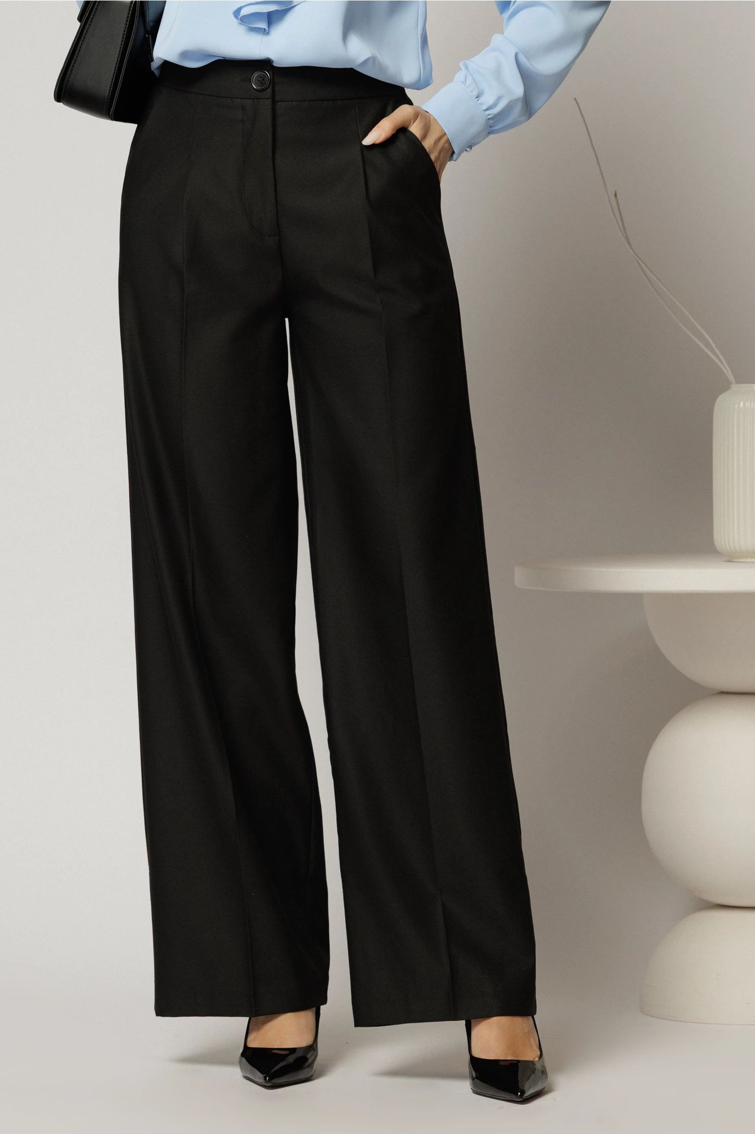 Pantaloni dama negri casual office cu croi larg si pliuri din talie
