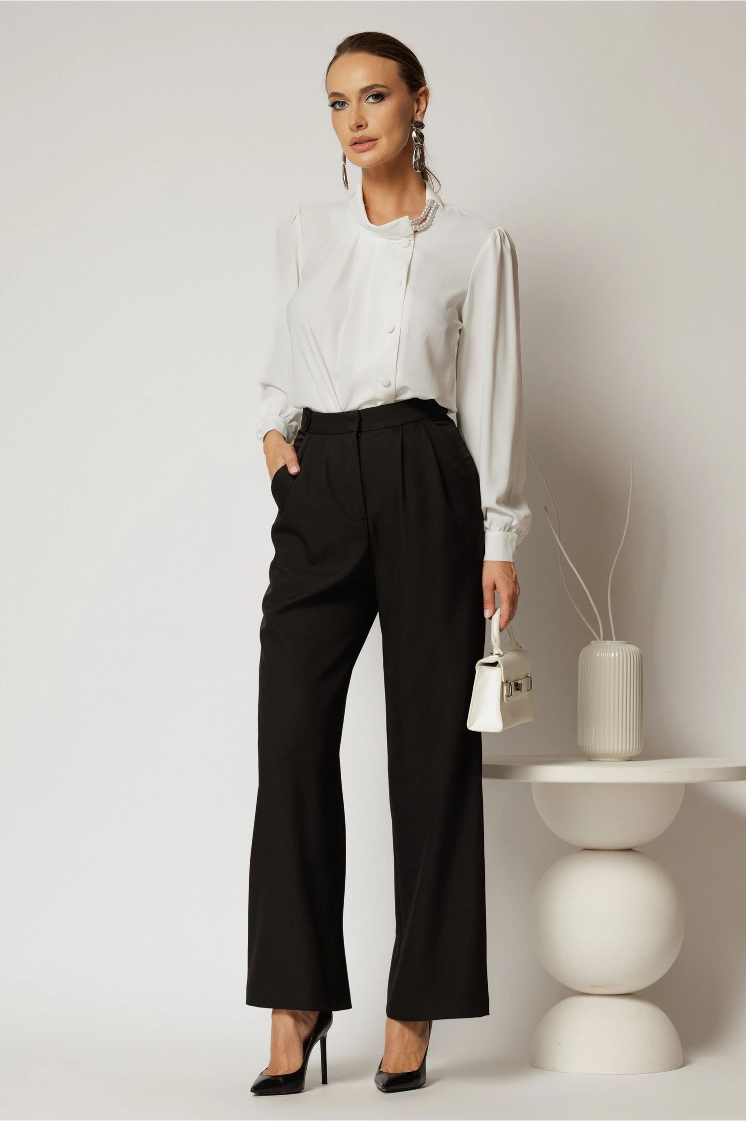 Pantaloni DY Fashion negri cu croi larg si pliuri din talie