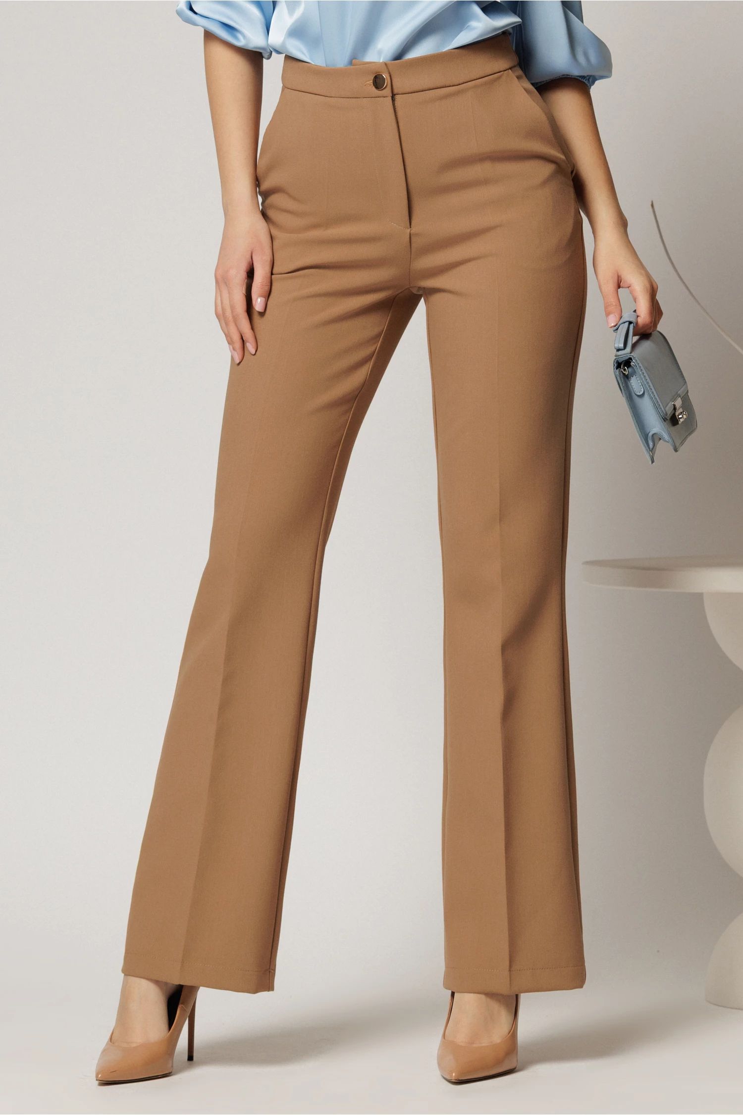 Pantaloni Melody bej lungi croi usor evazat