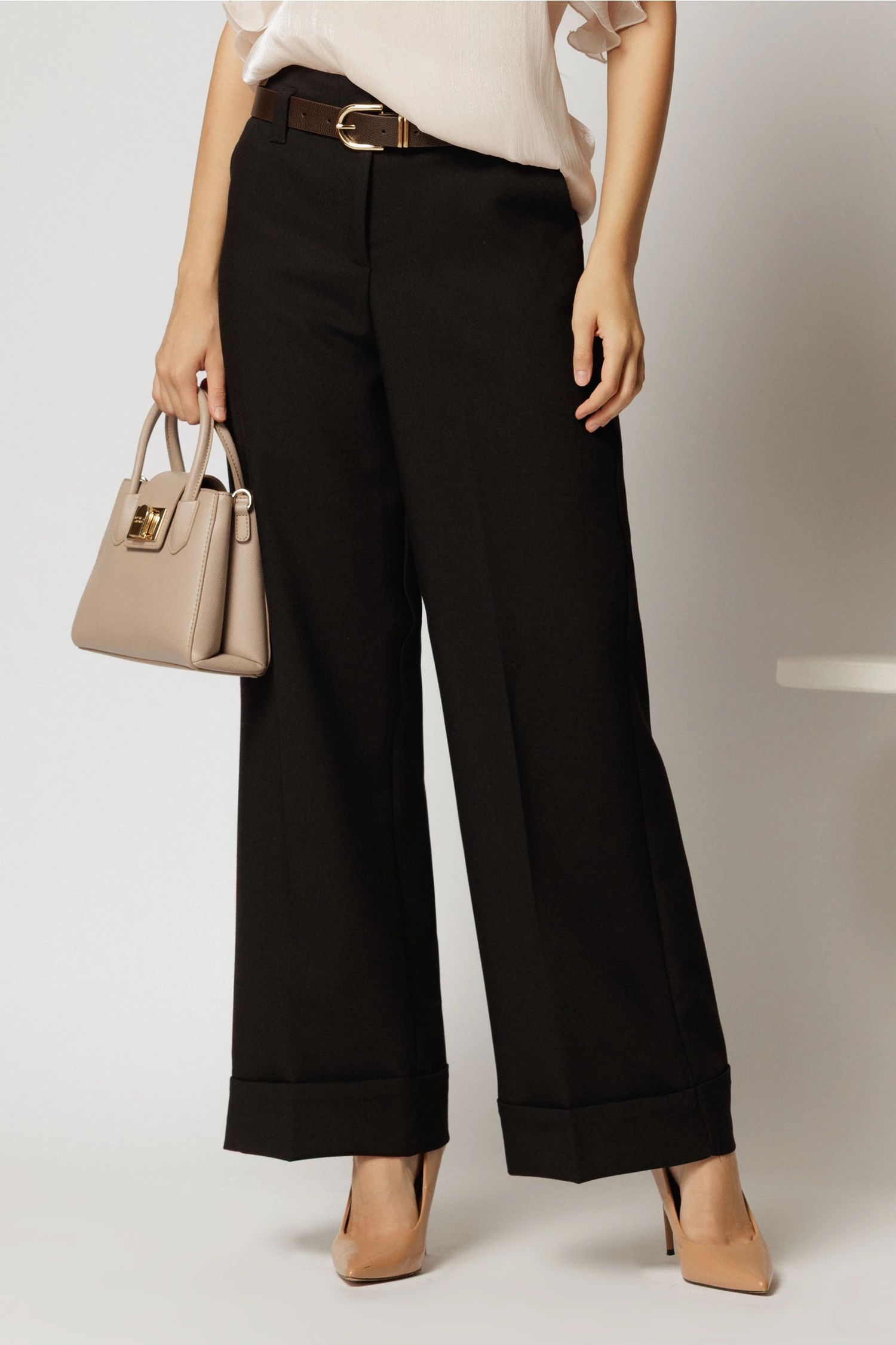 Pantaloni negri office casual cu croi drept si curea