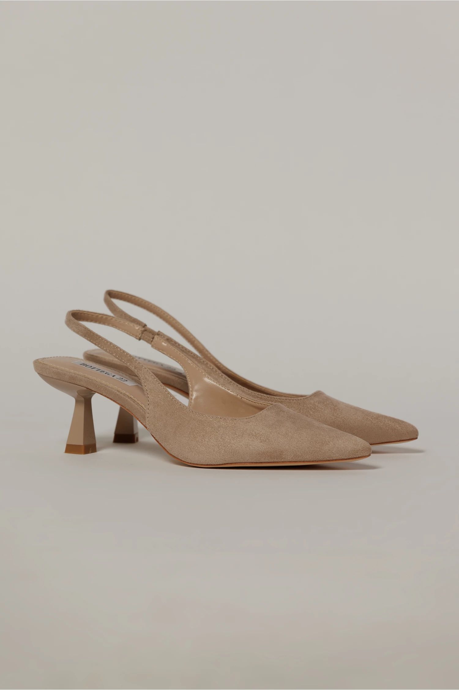 Pantofi bej eleganti din piele intoarsa ecologica