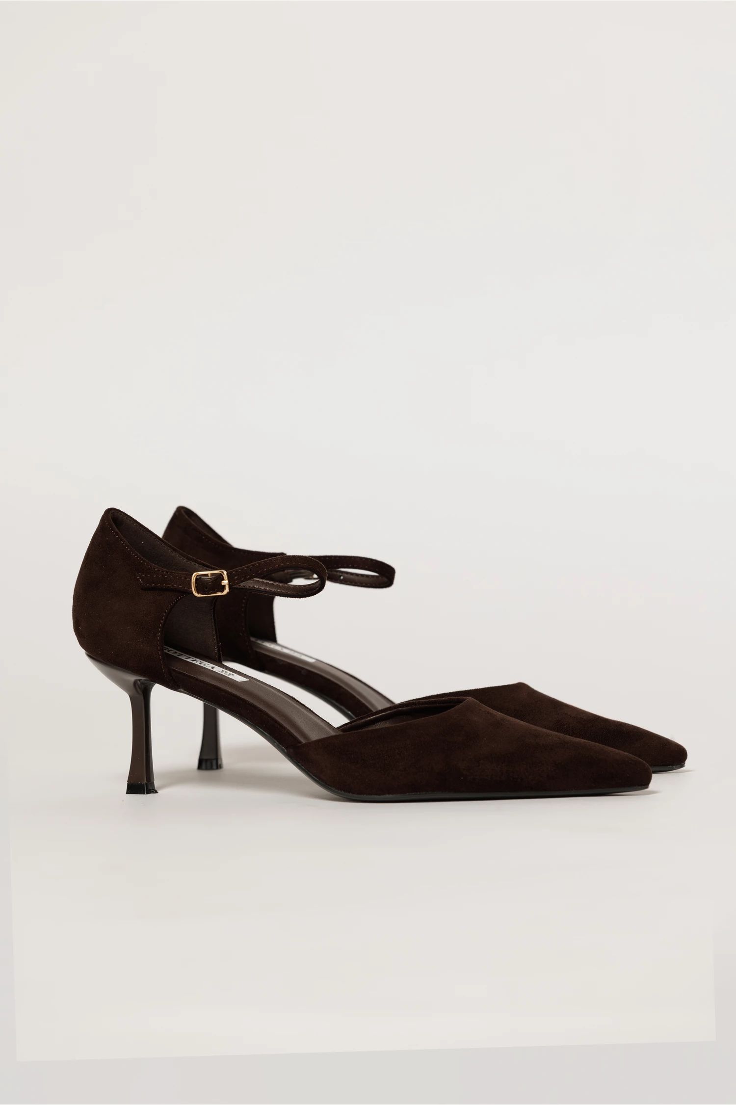Pantofi eleganti maro intens cu aspect catifelat si bareta