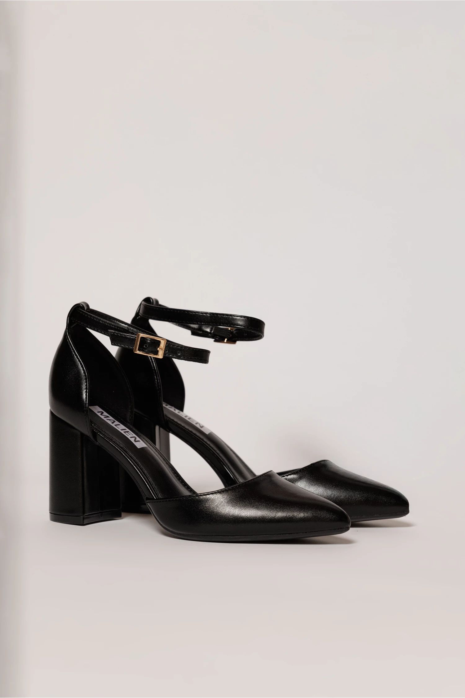 Pantofi eleganti negrii din piele ecologica cu bareta