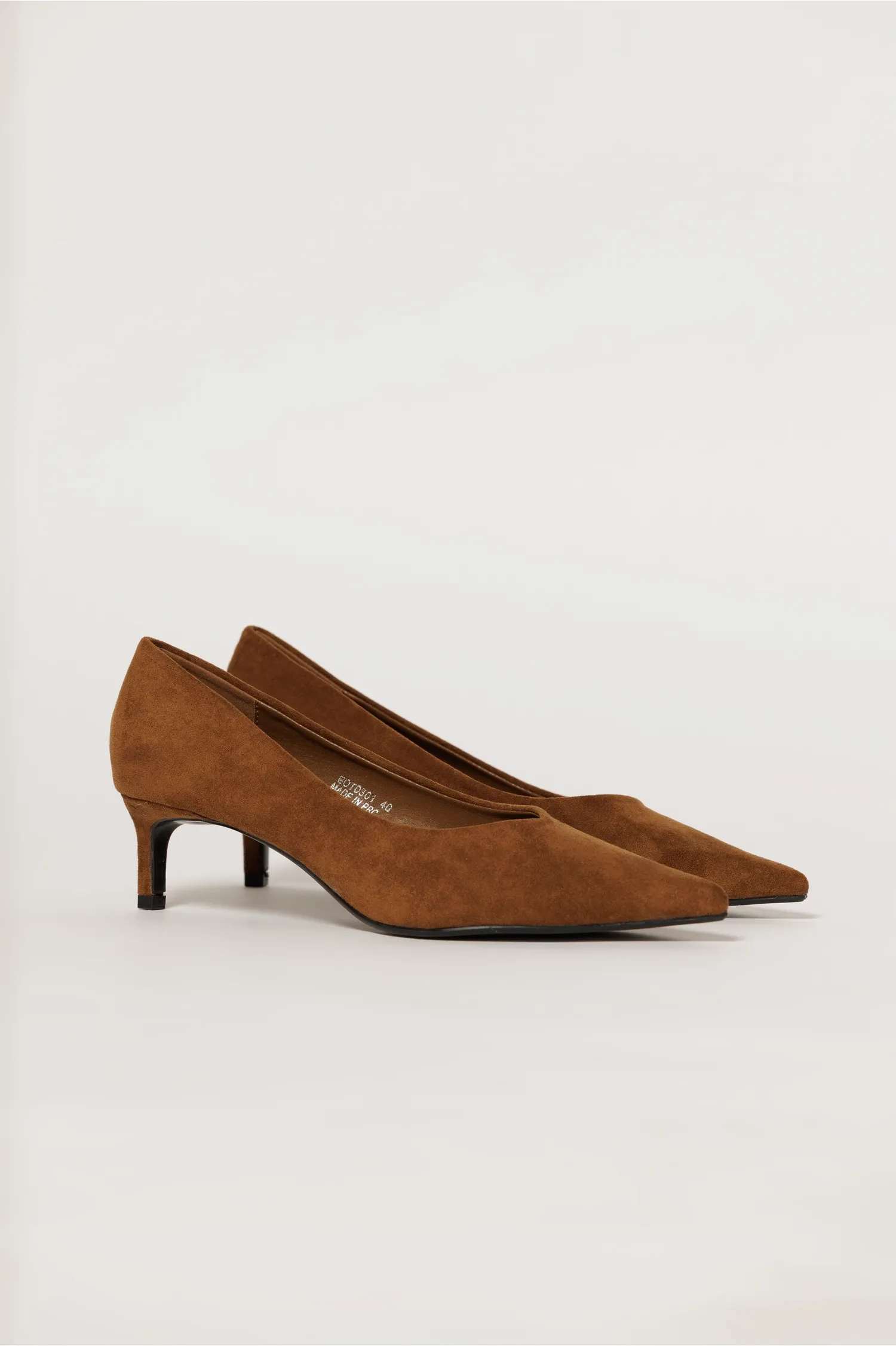 Pantofi maro eleganti din piele intoarsa ecologica cu toc jos 1