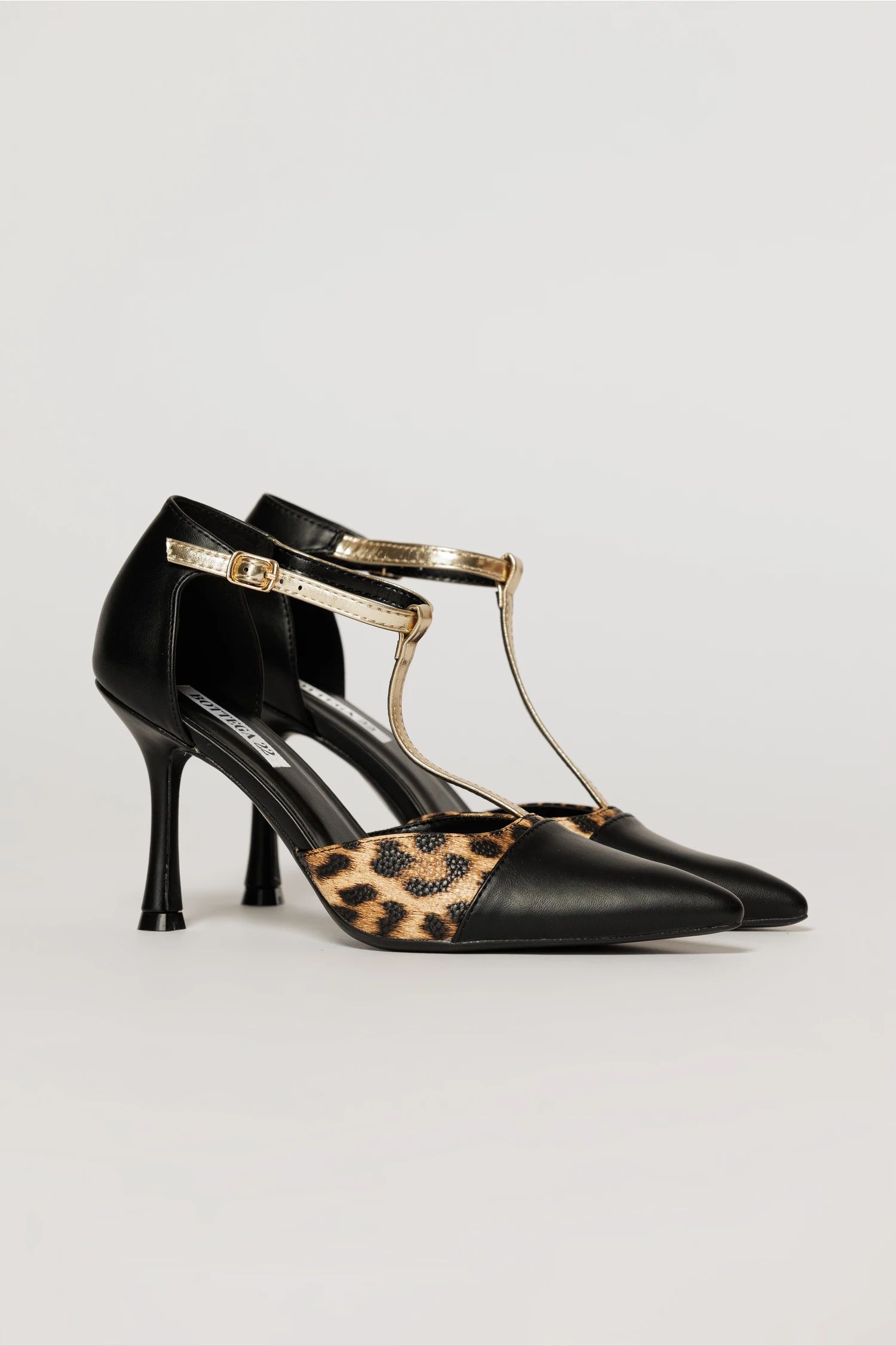 Pantofi negri cu insertie imprimeu leopard si bareta aurie