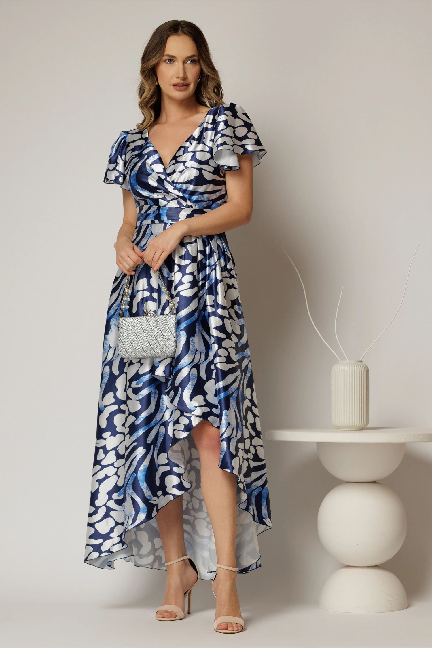 Rochie asimetrica din satin cu imprimeuri bleumarin si decolteu petrecut