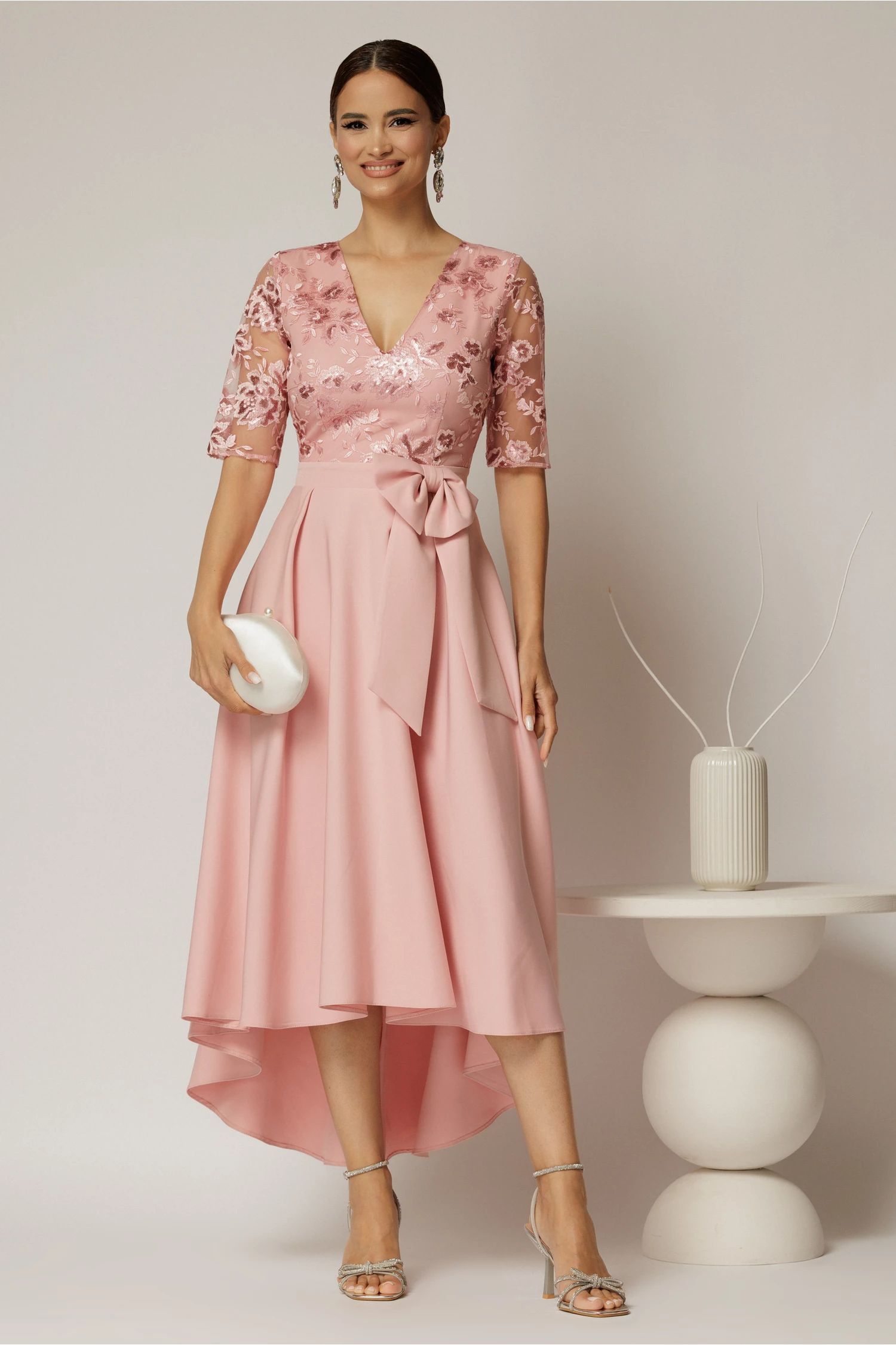 Rochie DY Fashion asimetrica roz cu dantela cu paiete la bust si funda ampla