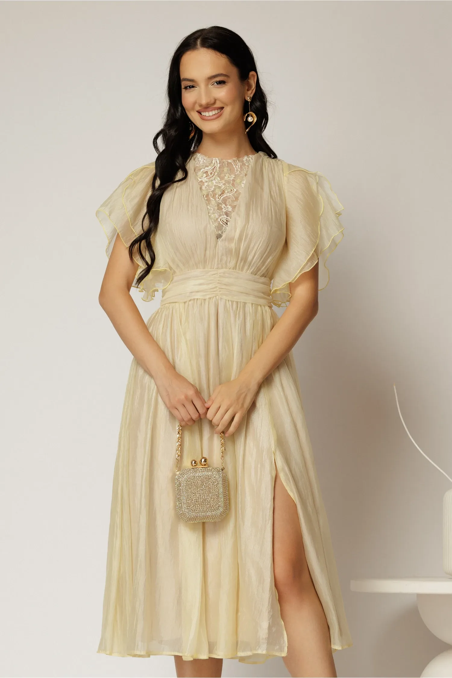 Rochie DY Fashion bej din voal creponat si insertii de dantela la bust 1
