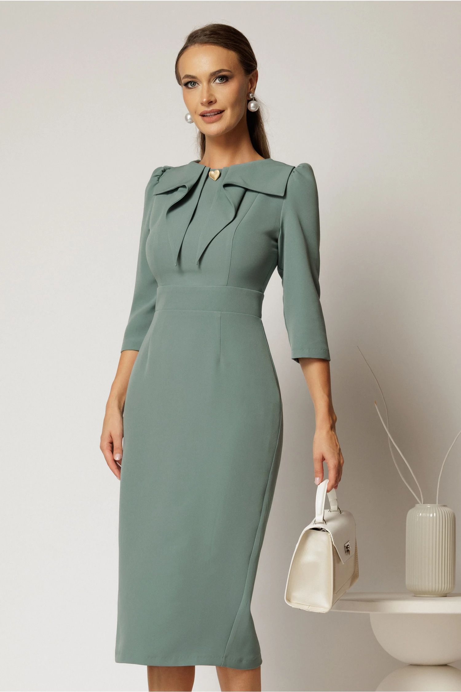 Rochie DY Fashion bleu cu croi conic si guler amplu accesorizat