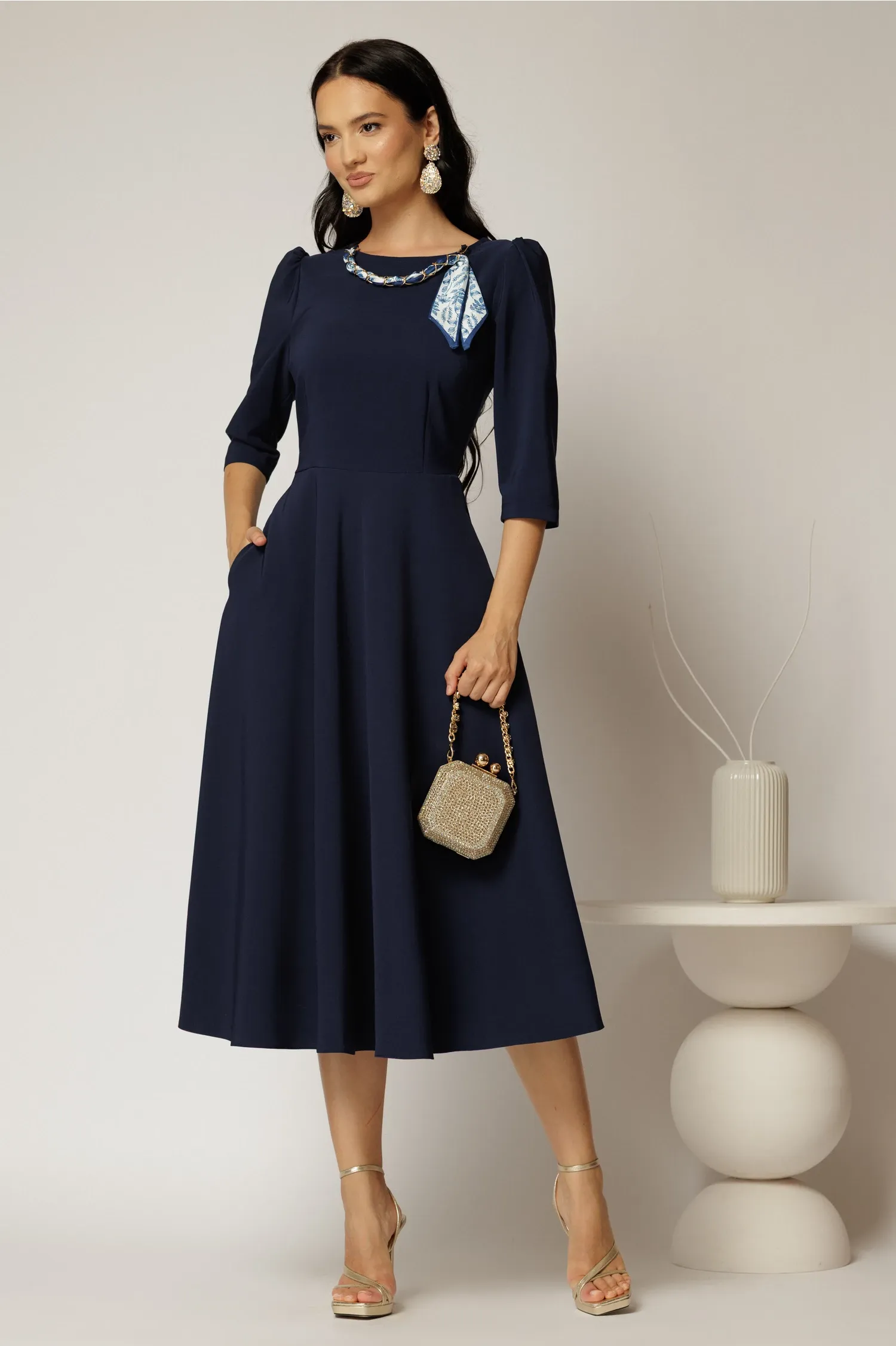 Rochie DY Fashion bleumarin clos cu lantisor si esarfa 3