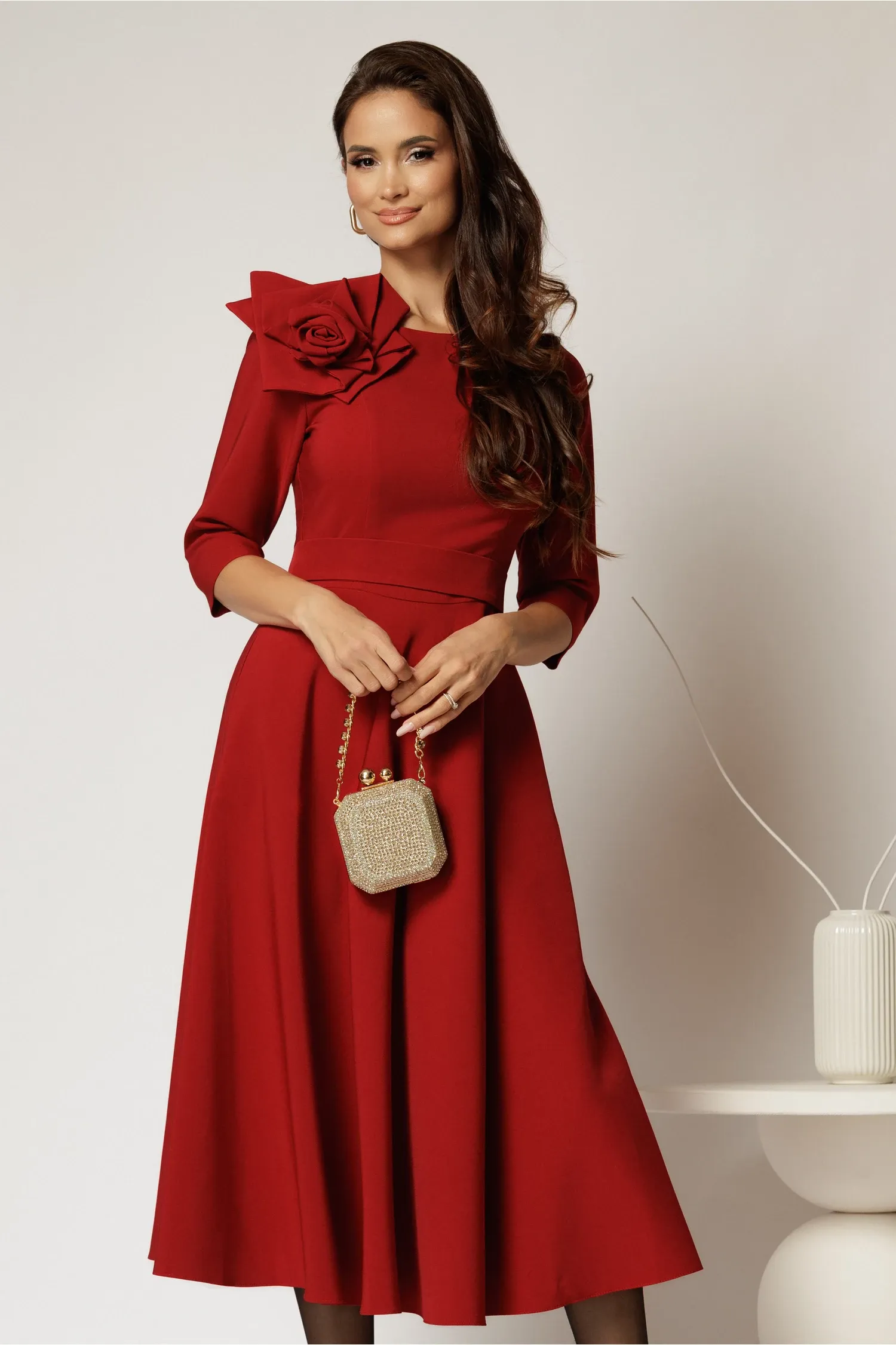 Rochie DY Fashion bordo clos cu trandafir la umar si cordon detasabil 1