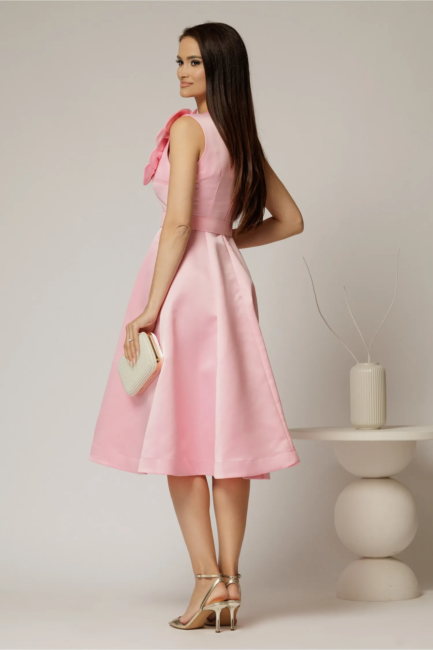Rochie DY Fashion din tafta roz cu floare ampla cu perla pe umar 2