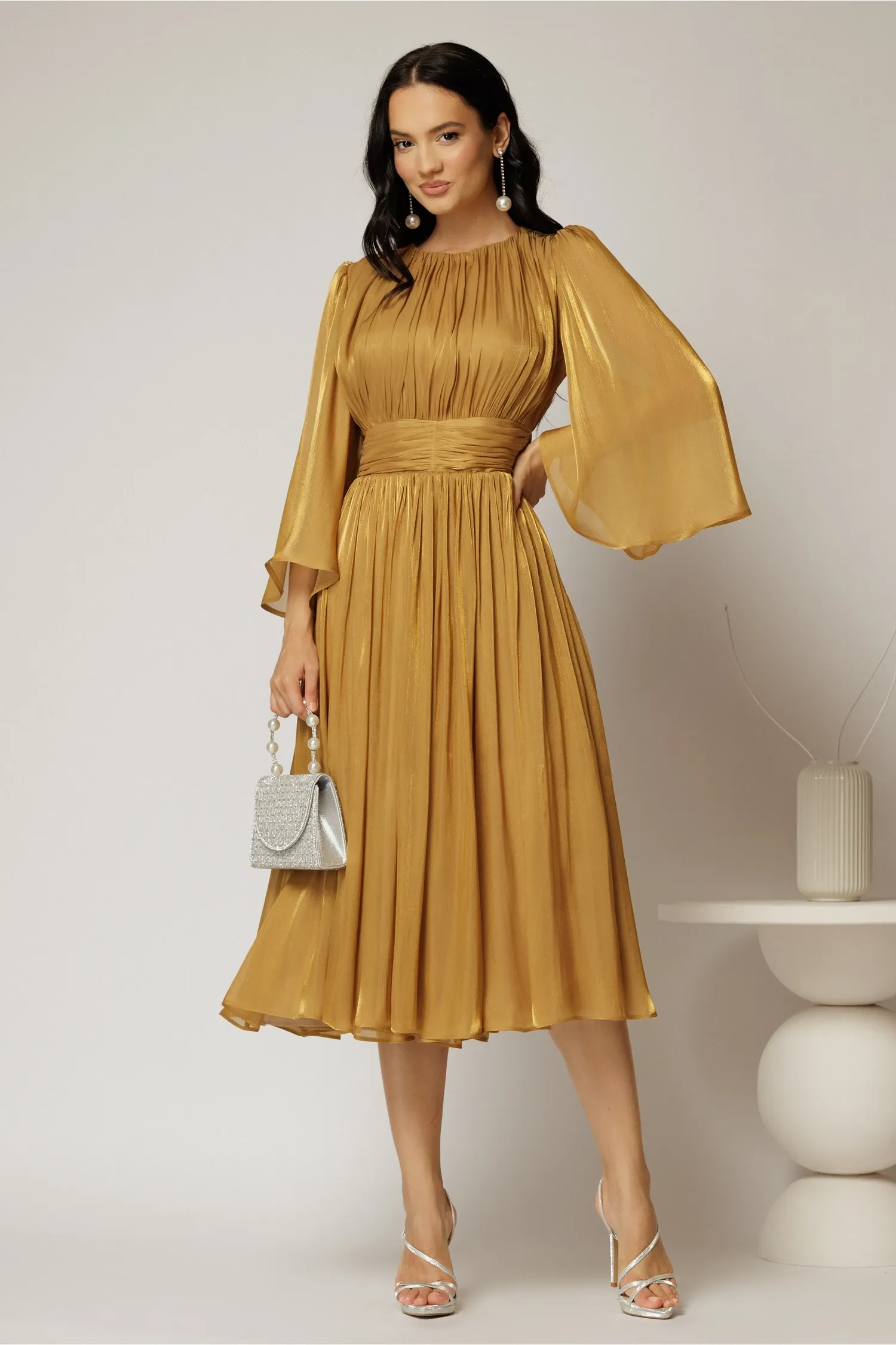 Rochie DY Fashion midi aurie din voal peliculizat cu maneci ample 3