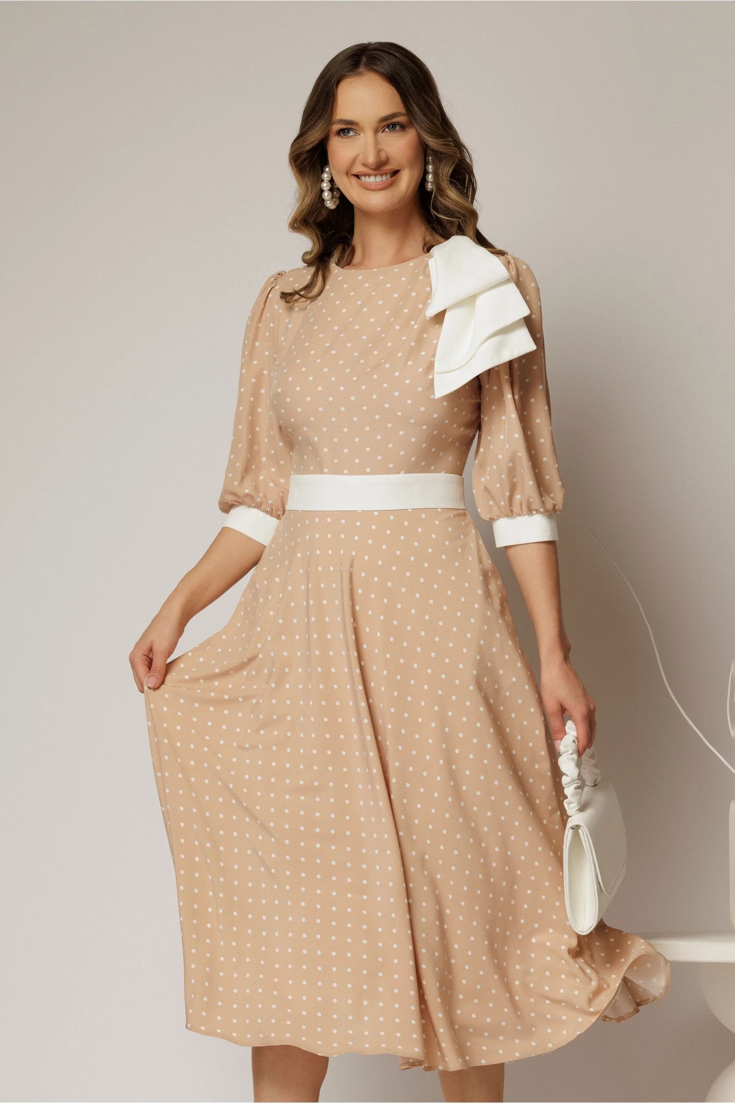 Rochie DY Fashion midi bej cu buline si funda ampla pe umar