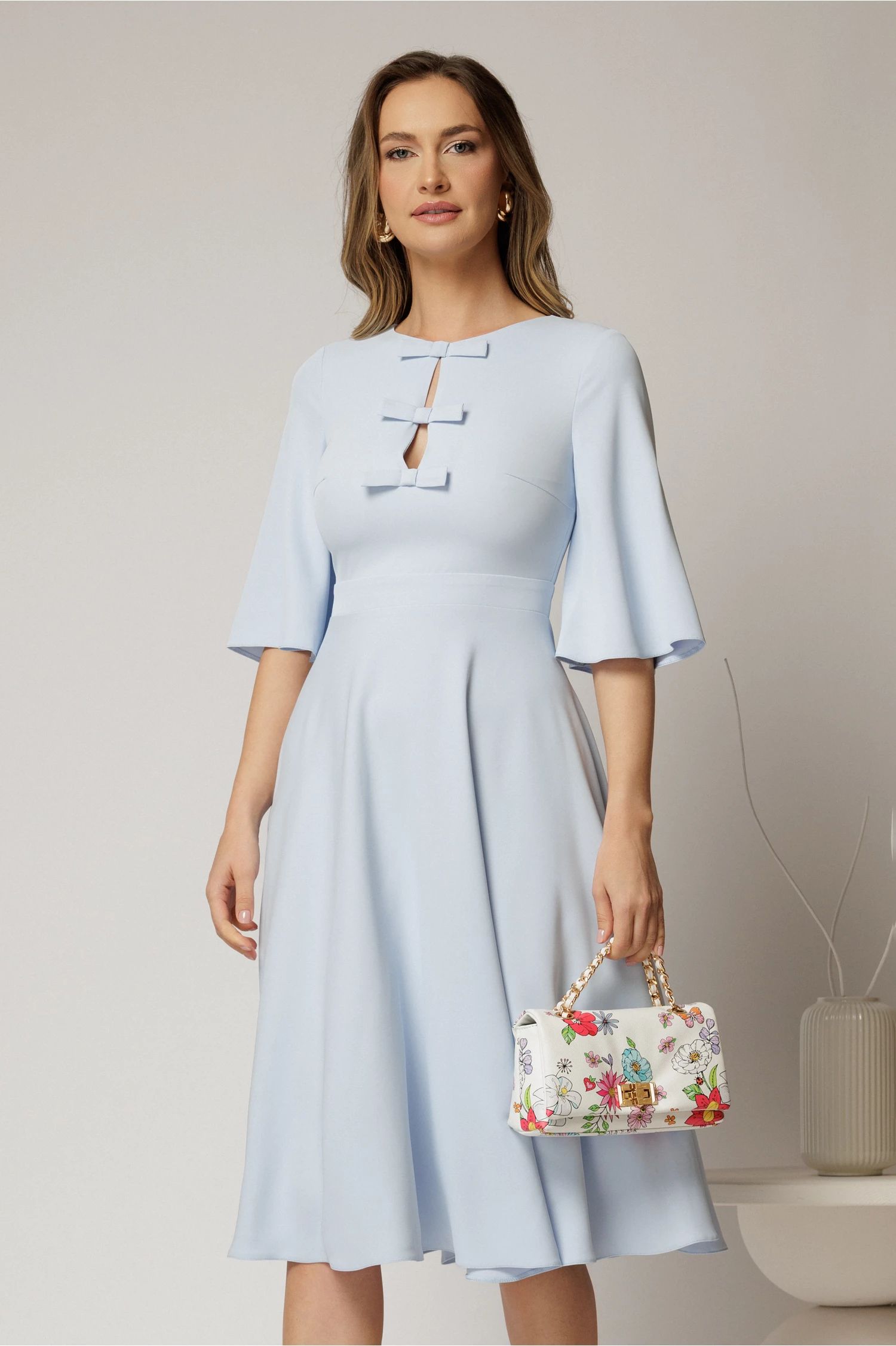 Rochie DY Fashion midi bleu cu maneci evazate si funde pe bust