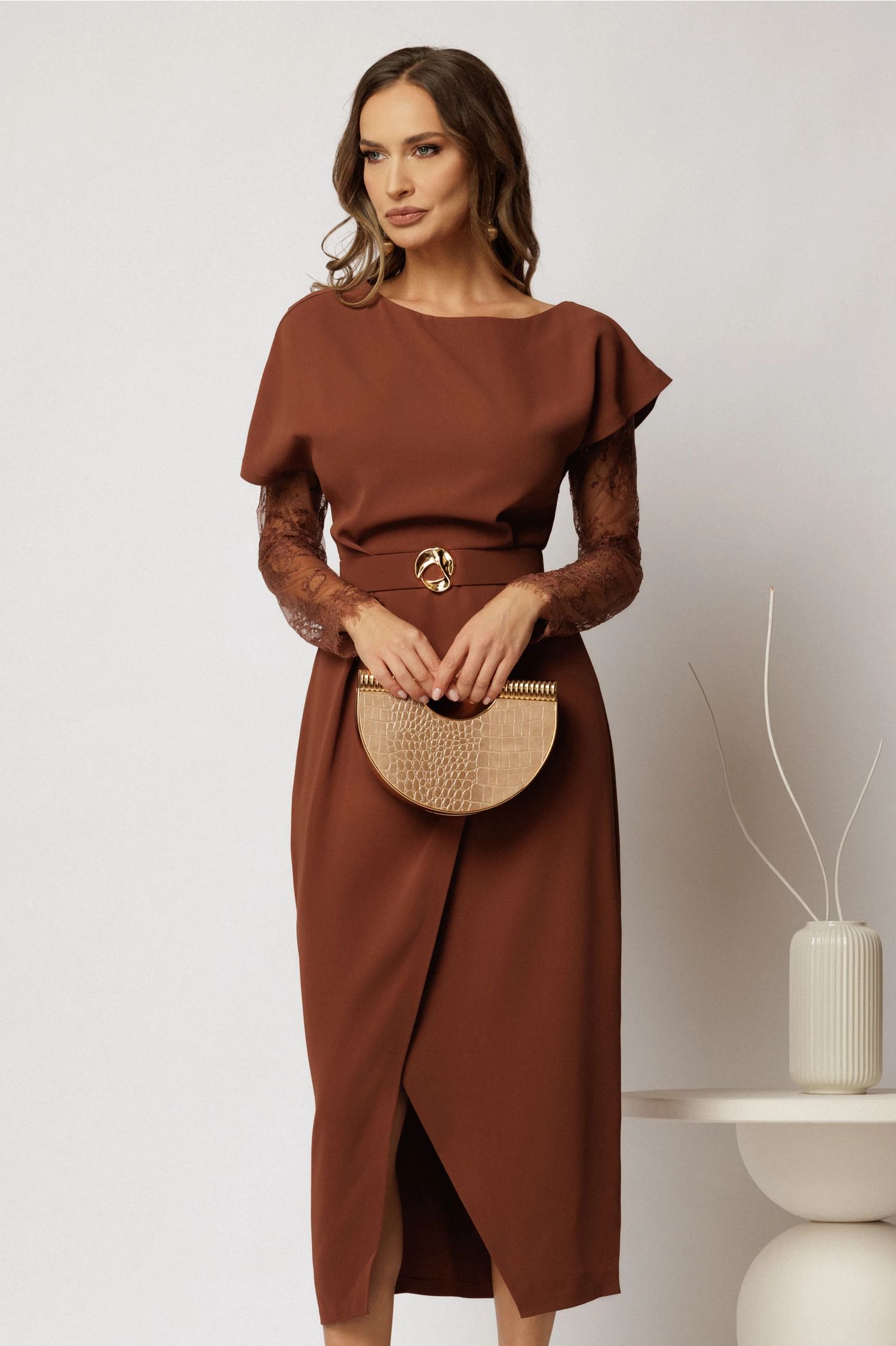 Rochie DY Fashion midi caramizie din triplu voal cu croi petrecut