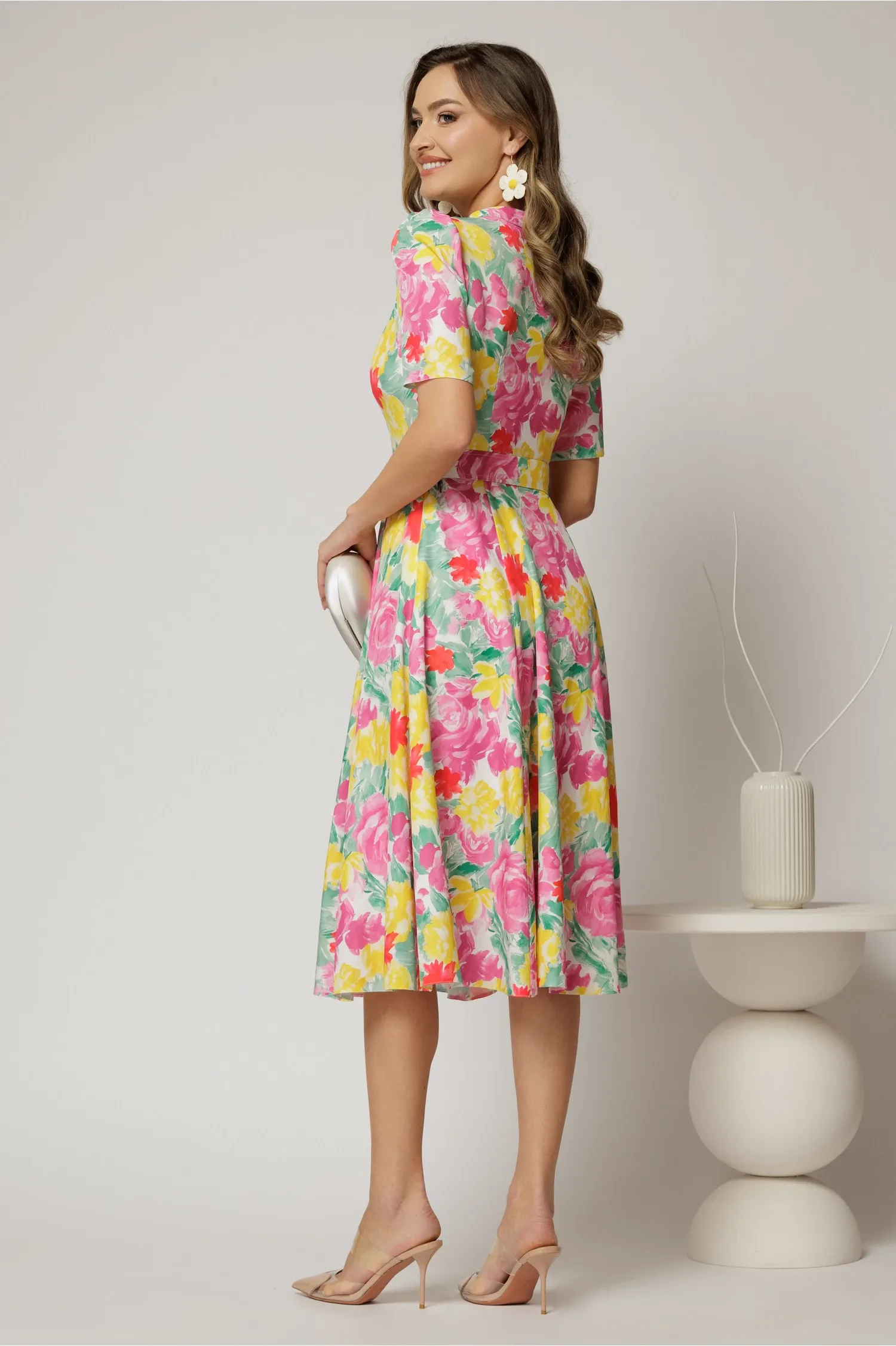 Rochie DY Fashion midi cu imprimeu roz si galben in clos din triplu voal cu nasturi la bust si curea in talie 2
