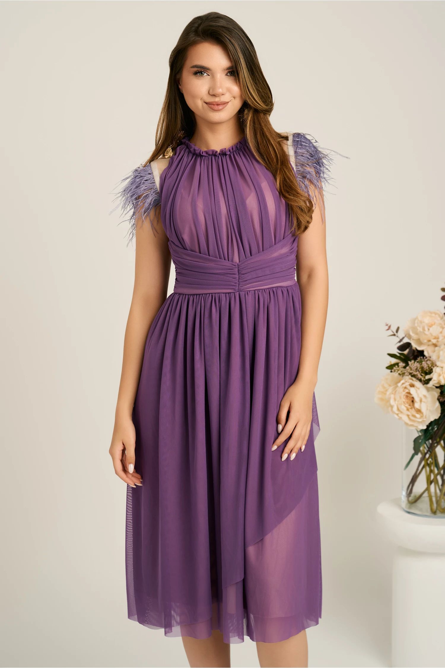 Rochie DY Fashion midi din tull mov in clos cu pene la umeri