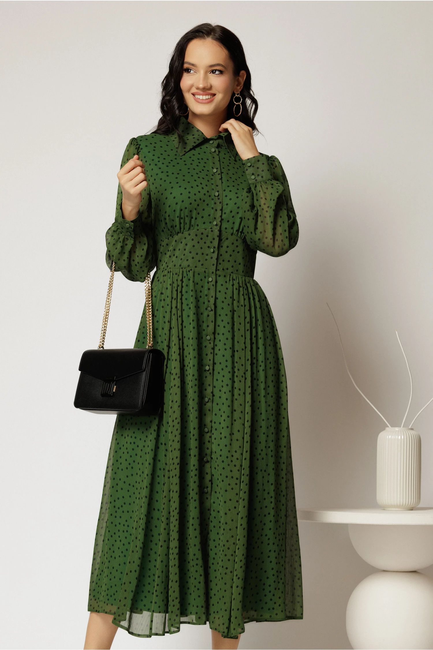 Rochie DY Fashion midi din voal verde cu buline si croi tip camasa