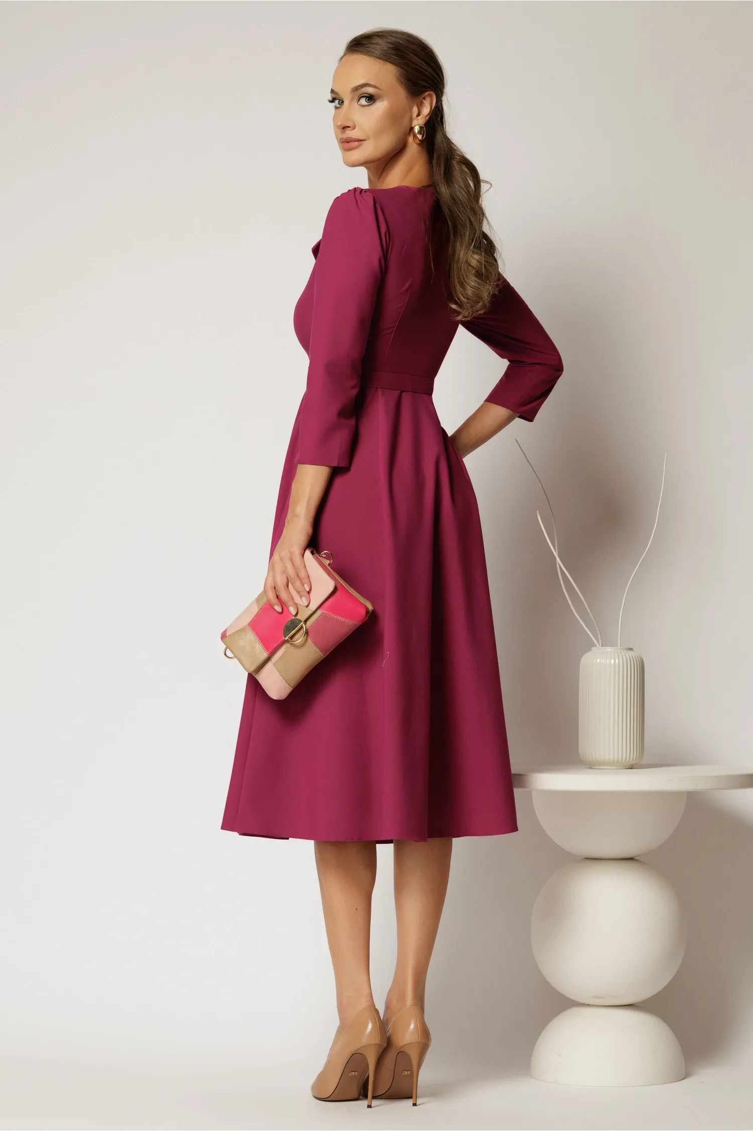 Rochie DY Fashion midi magenta cu inchidere cu nasturi si rever amplu 2