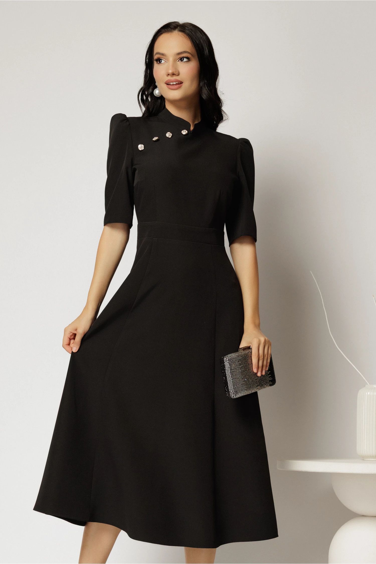 Rochie DY Fashion midi neagra cu guler tunica si aplicatii la decolteu