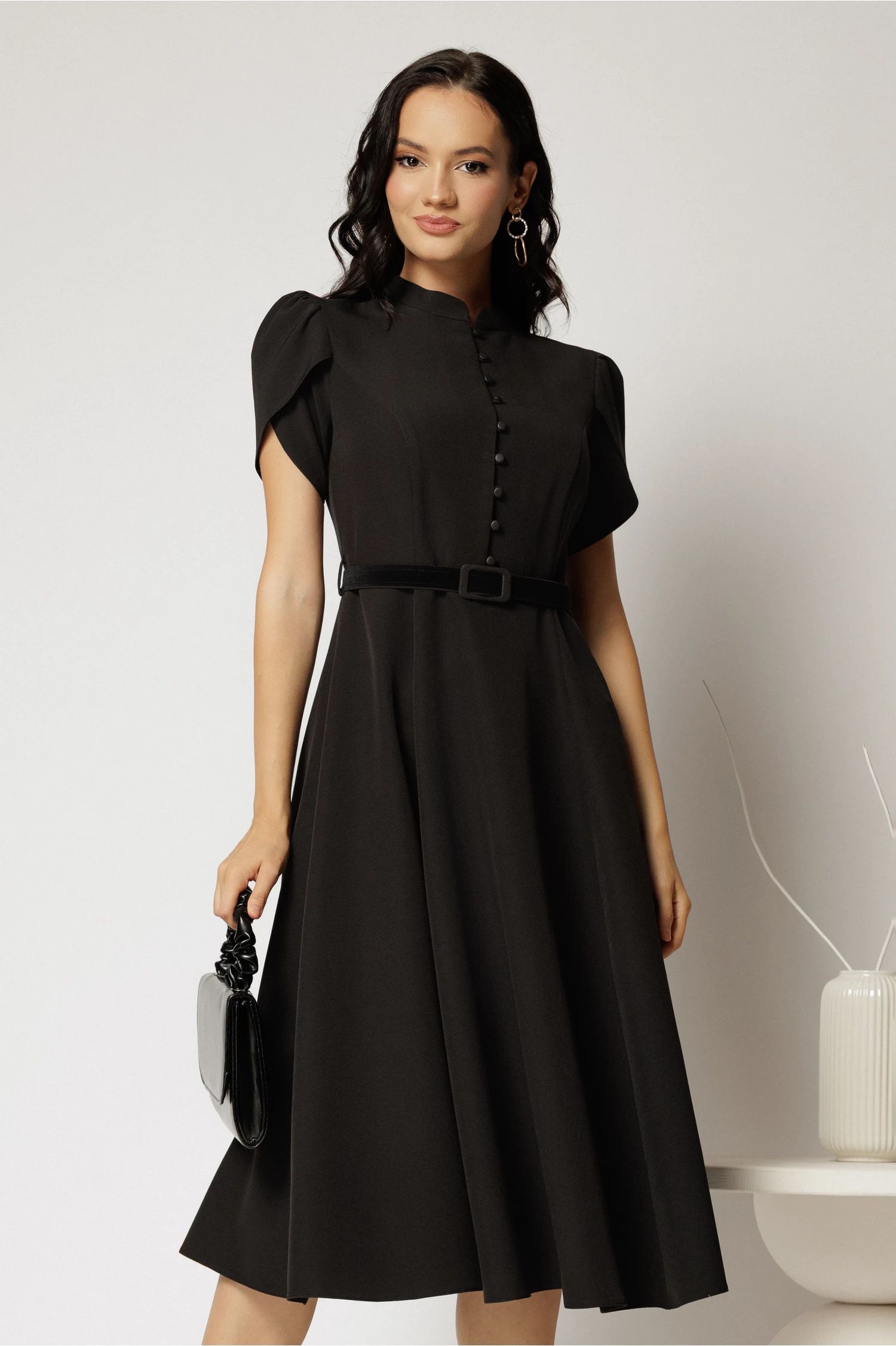 Rochie DY Fashion midi neagra cu nasturi si maneci scurte lalea