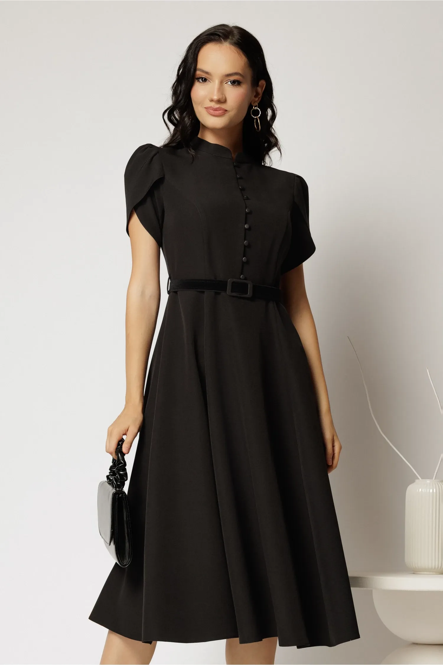Rochie DY Fashion midi neagra cu nasturi si maneci scurte lalea 1