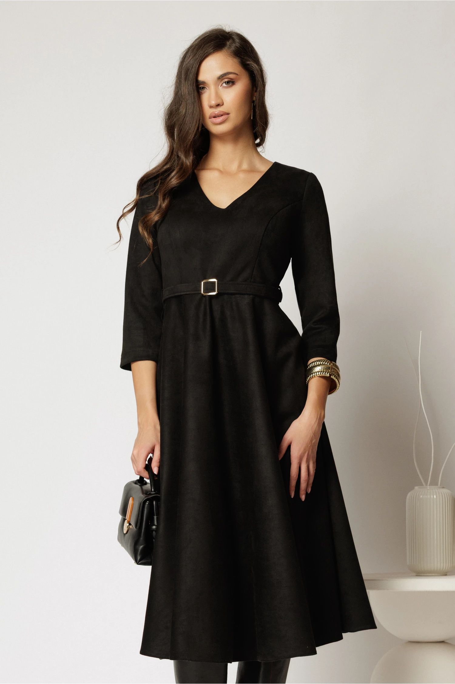 Rochie DY Fashion midi neagra din piele intoarsa cu decolteu in V