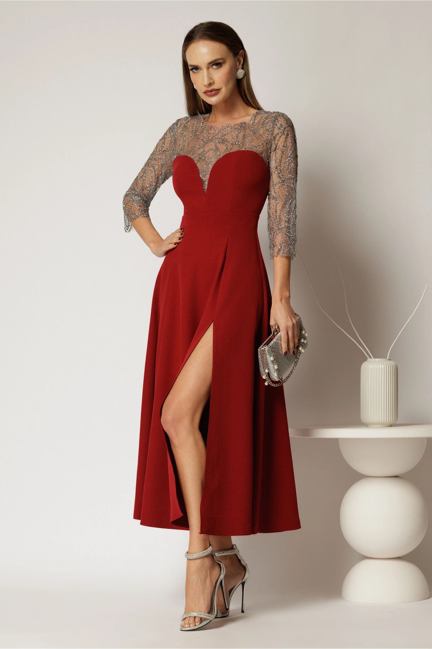 Rochie DY Fashion midi rosie de seara cu aplicatii la bust