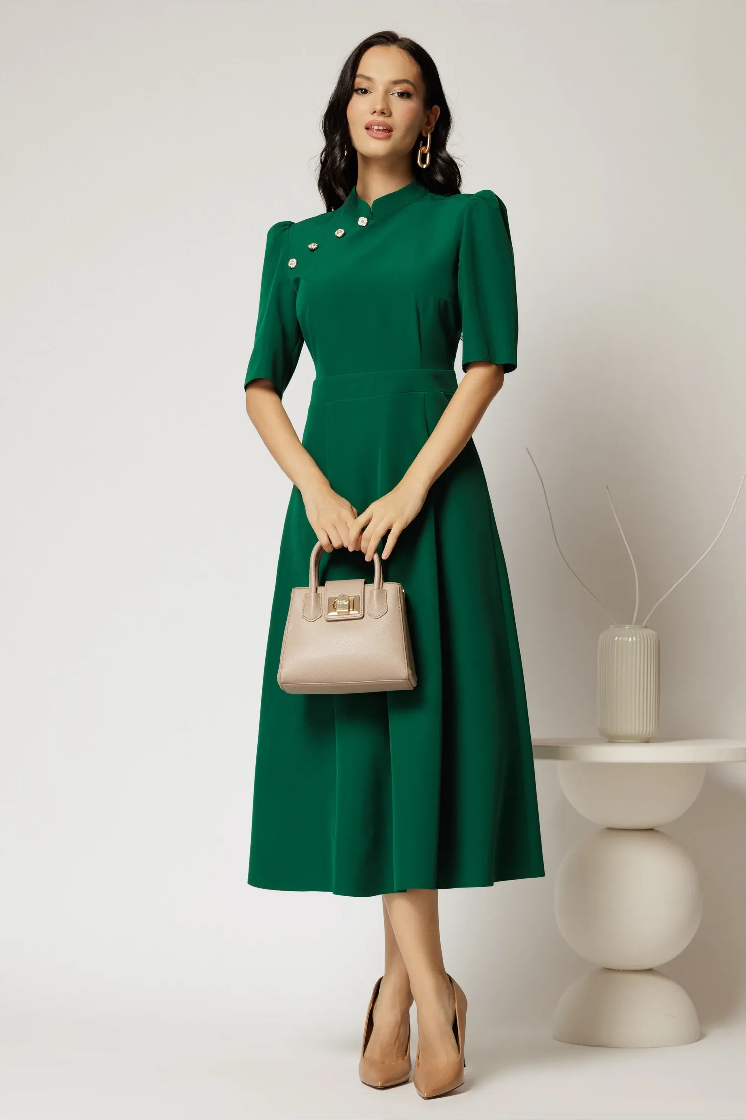 Rochie DY Fashion midi verde cu guler tunica si aplicatii la decolteu 3