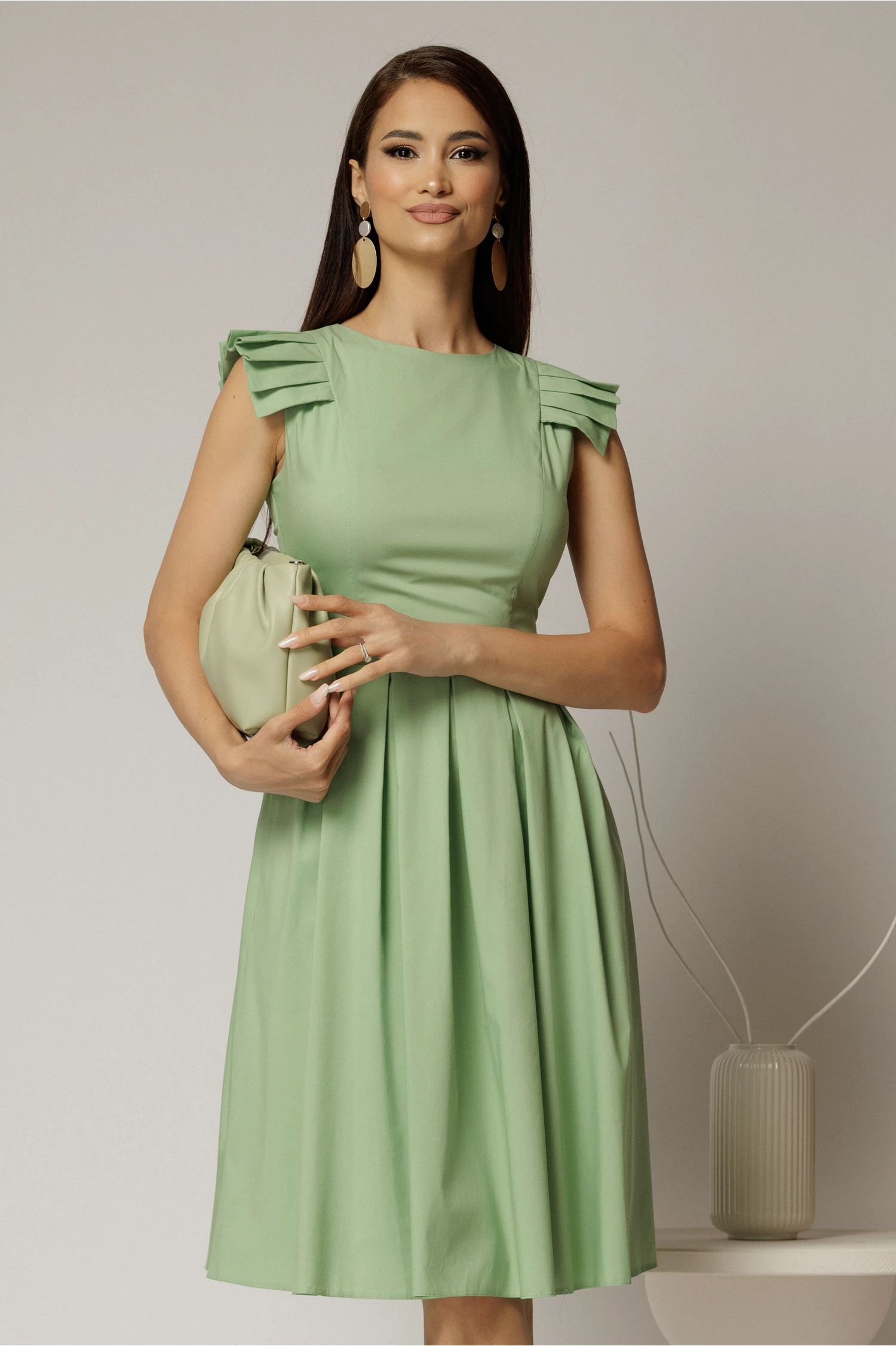 Rochie DY Fashion midi verde fistic din poplin in clos cu volane la umeri