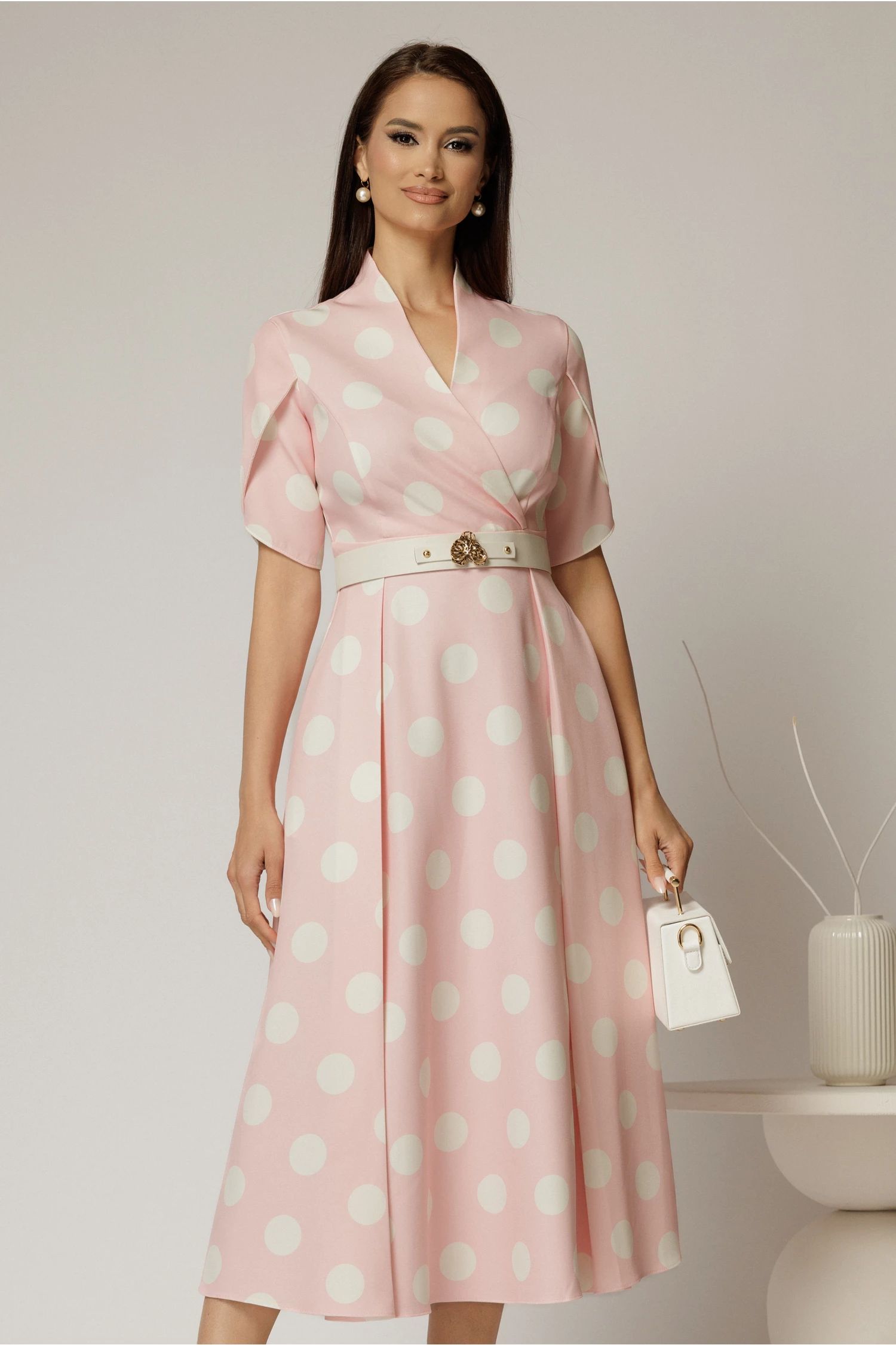 Rochie DY Fashion roz cu buline cu decolteu si maneci petrecute