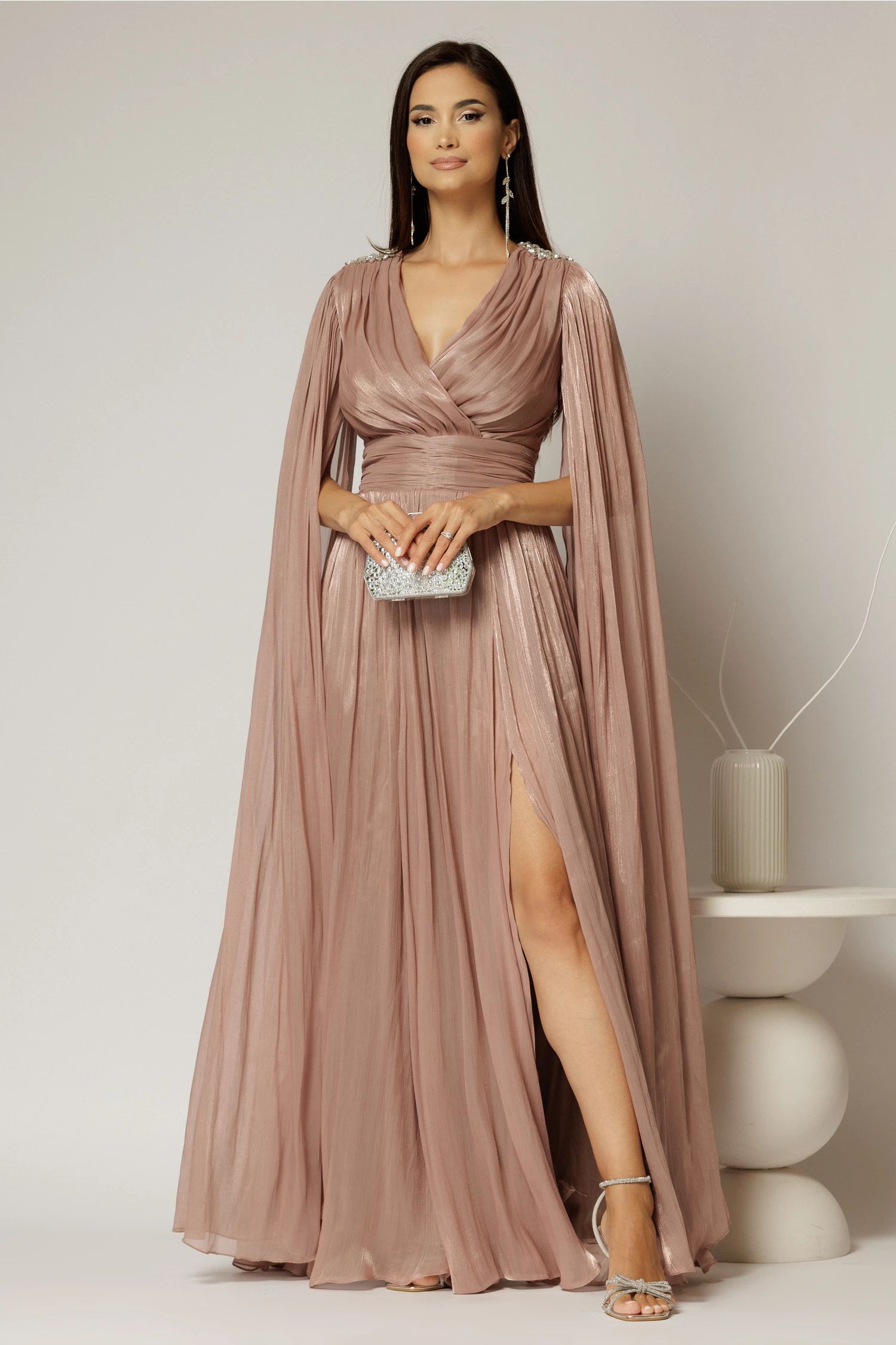 Rochie DY Fashion roz de ocazie din voal peliculizat cu aplicatii pe umeri